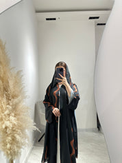 عباية مطبوعة مخططة باللون الأسود C 1604