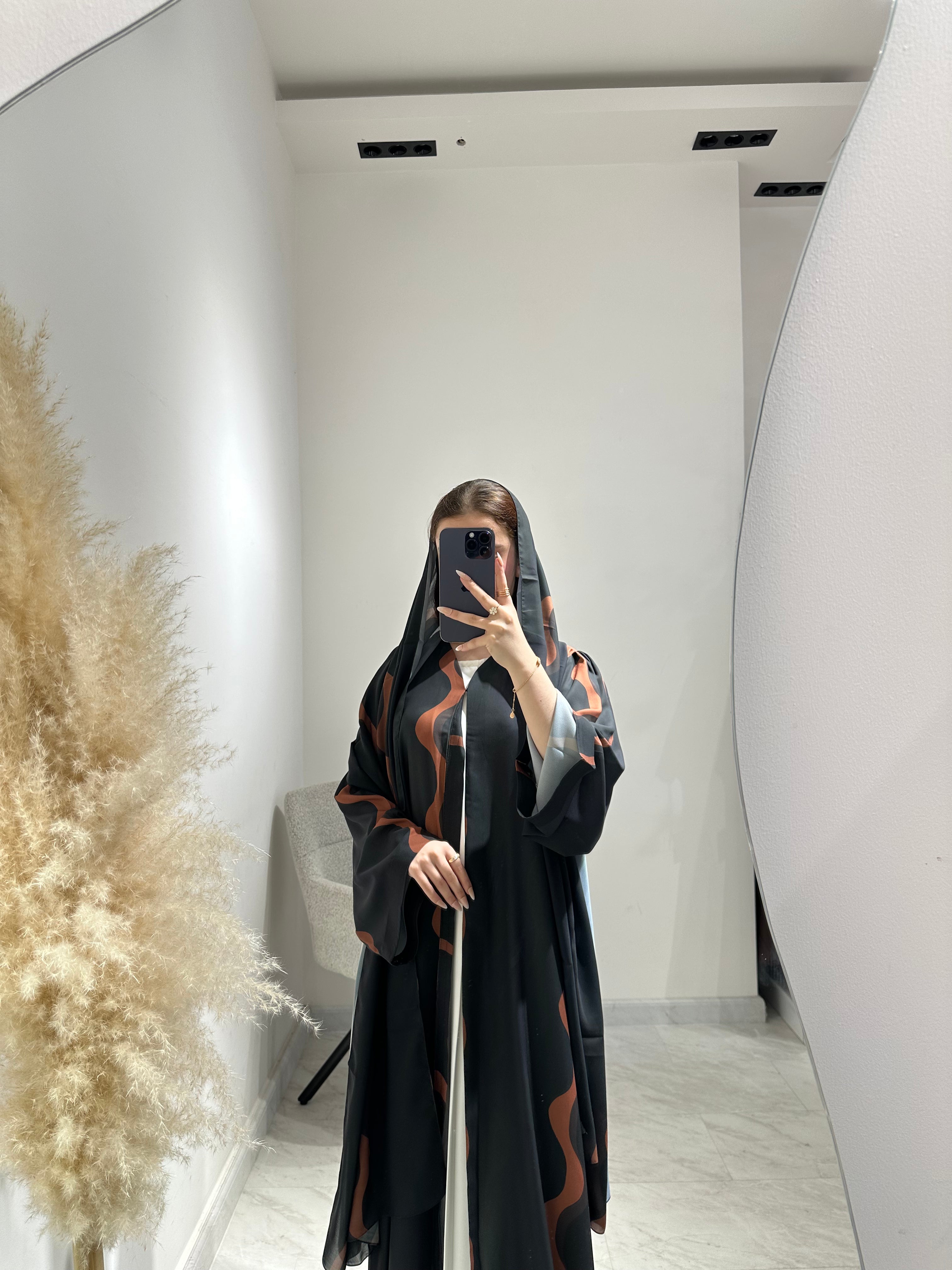 عباية مطبوعة مخططة باللون الأسود C 1604