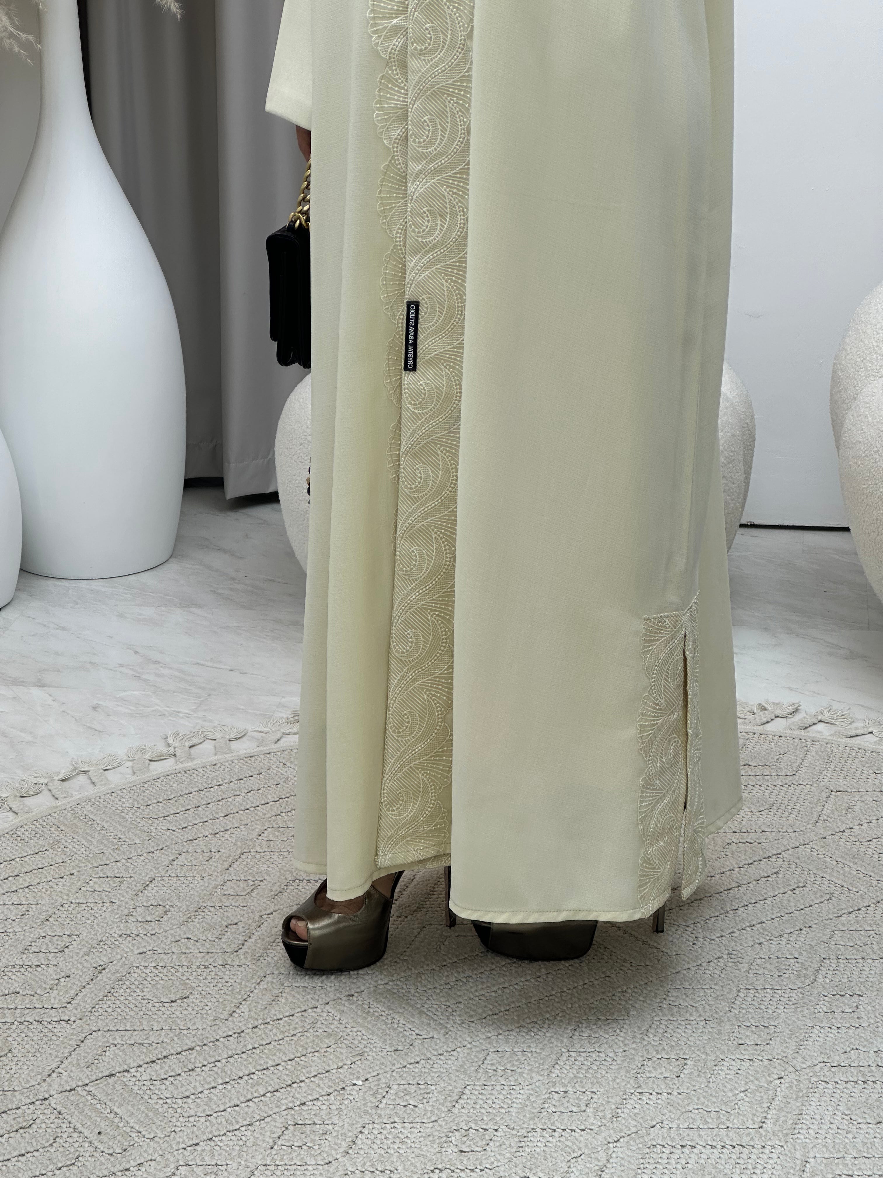 C RTW 0437 Beige Embroidery Coat Abaya