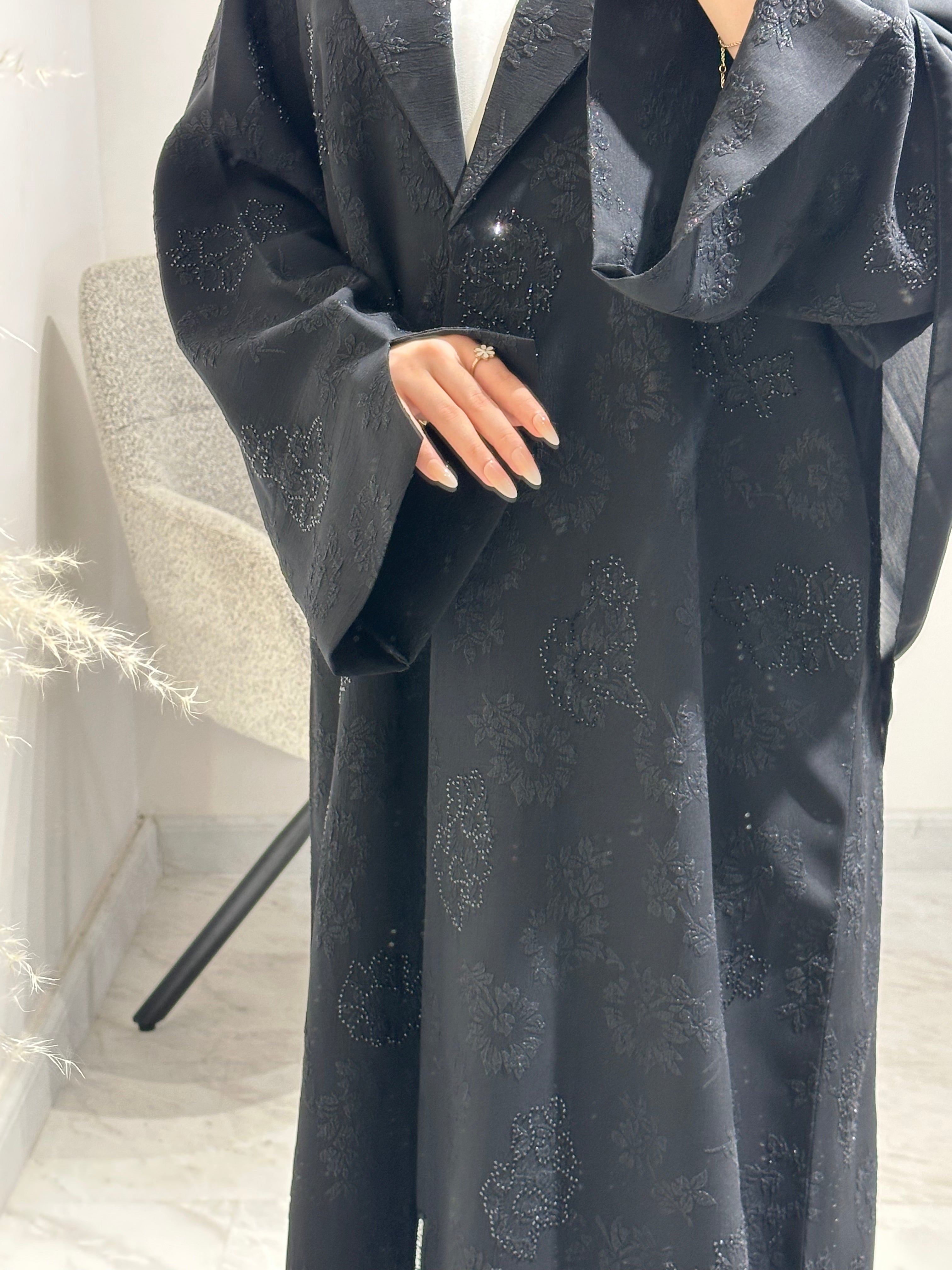 عباية كريستال سوداء C 1607