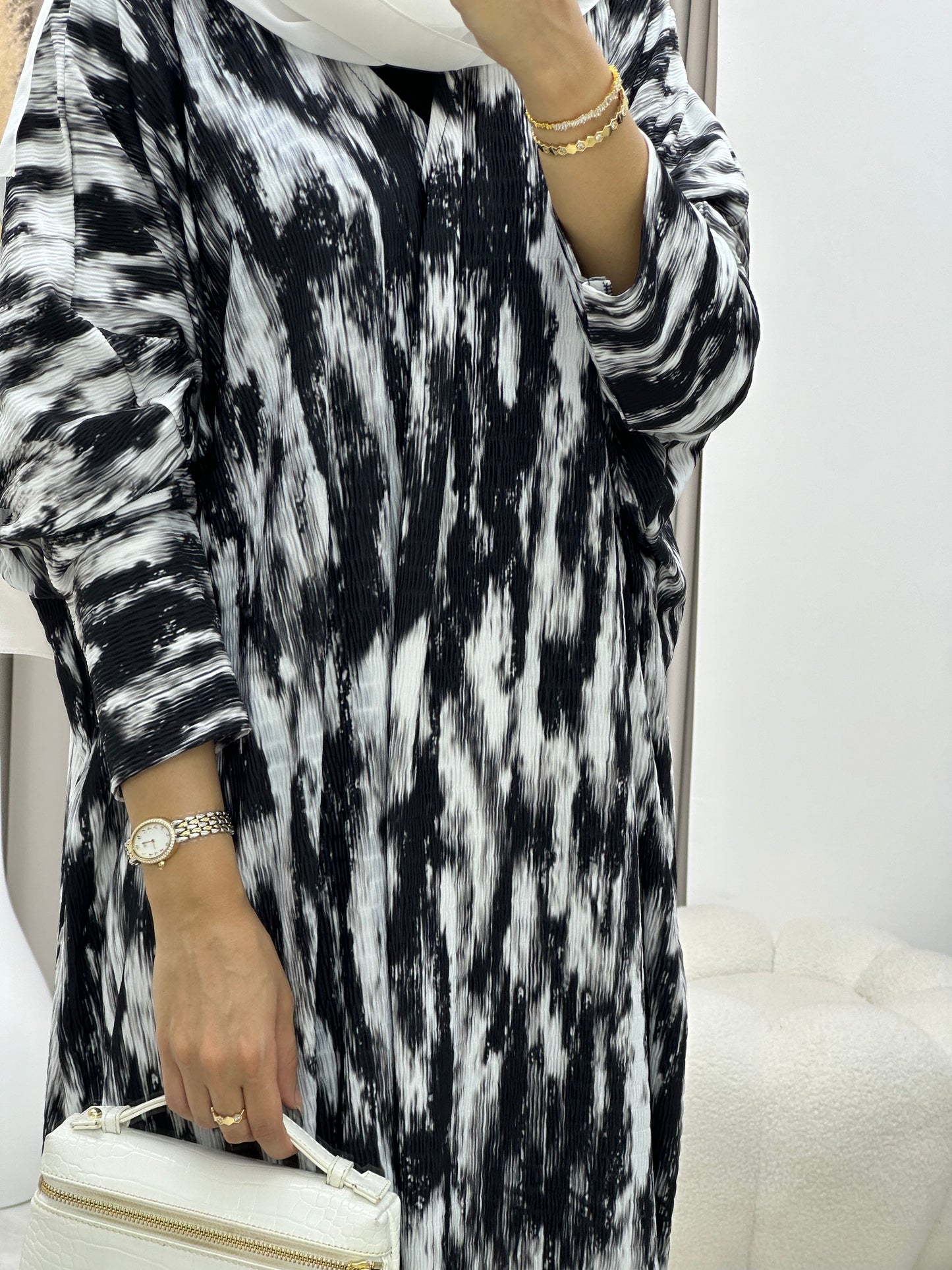 C 0228-02 Smoky Black White Abaya