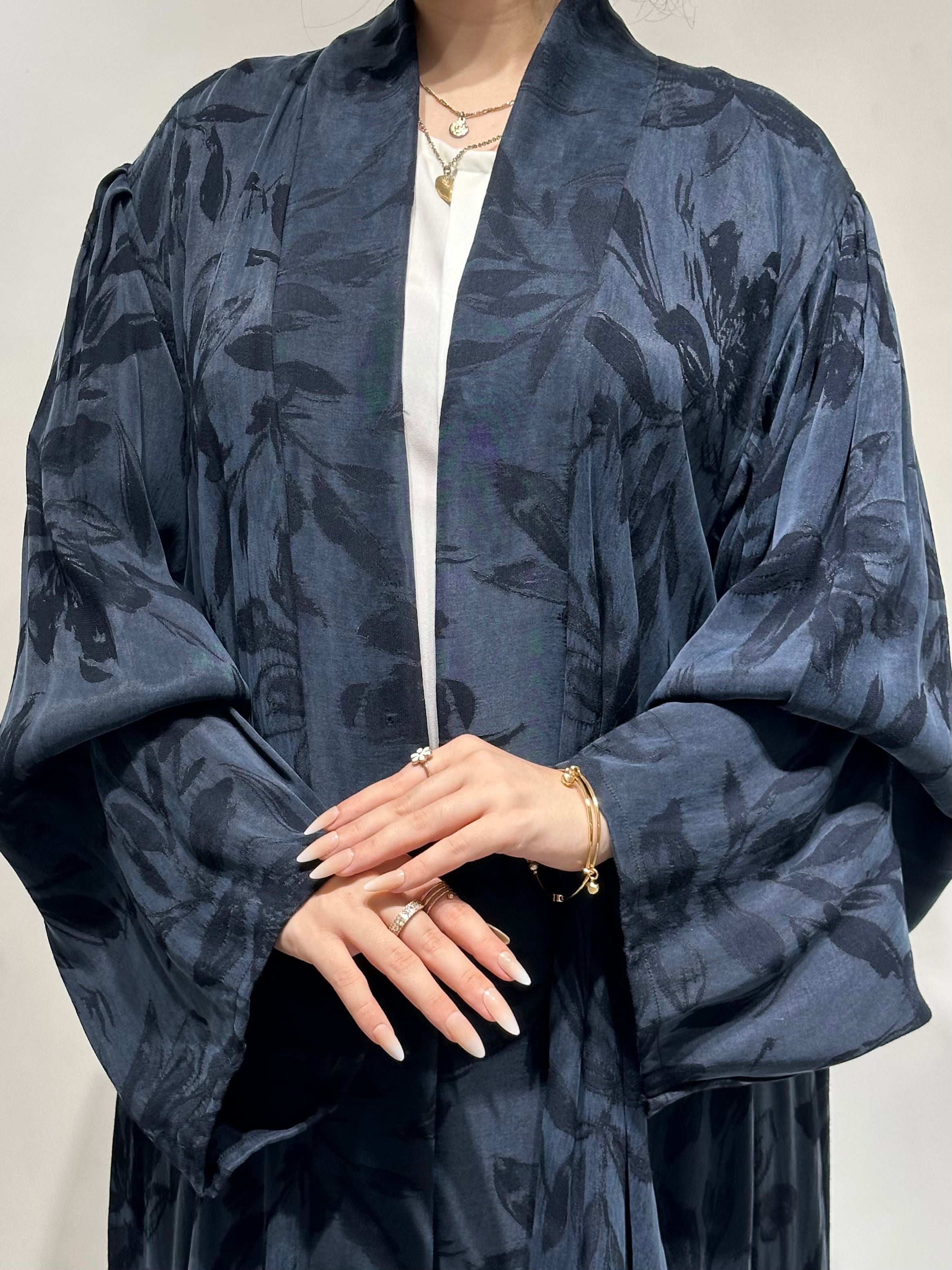 عباية مطبوعة فاخرة باللون الأزرق الداكن C 1605