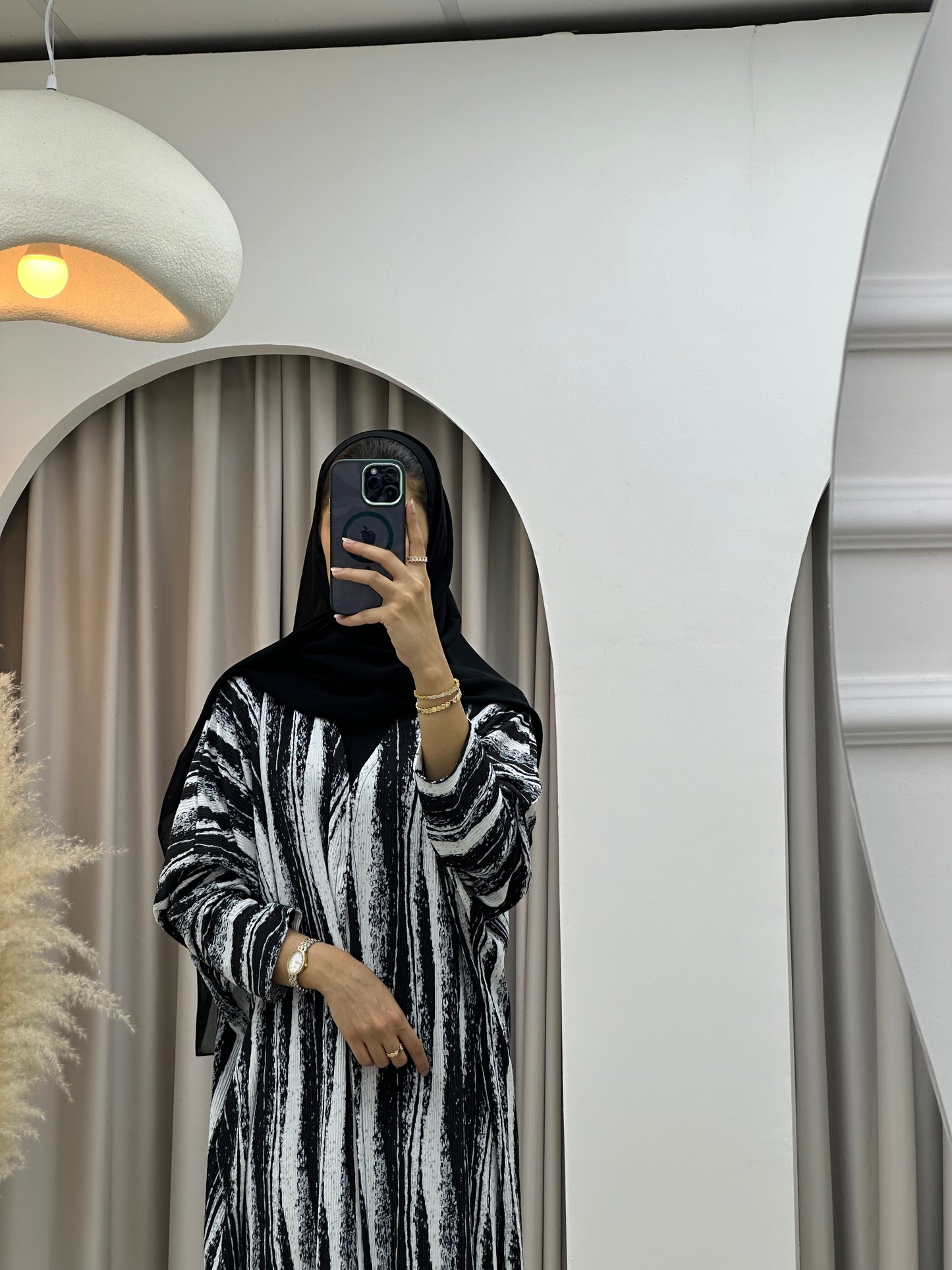 C 0228-01 Popline Black White Abaya