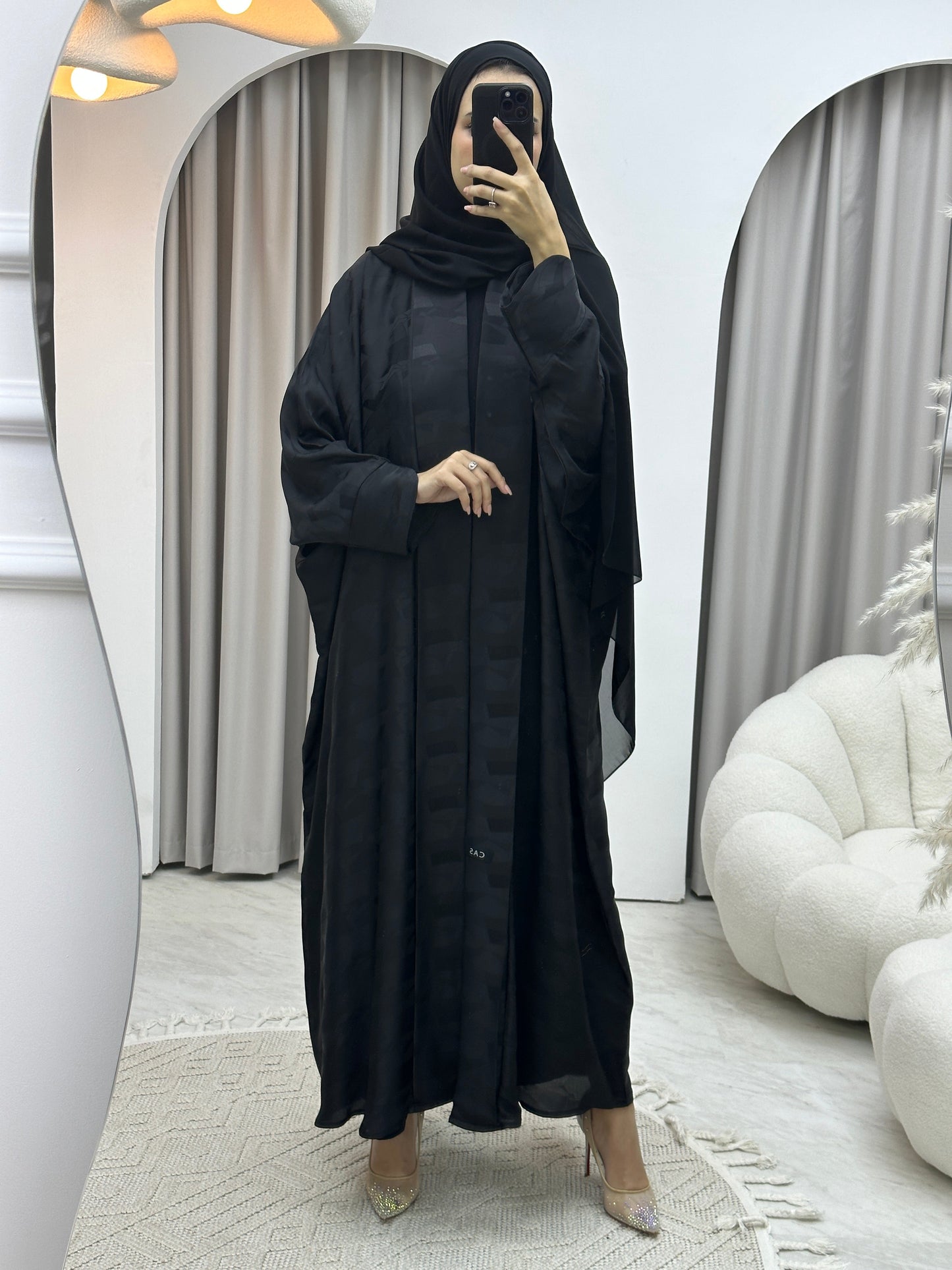 C RTW Triangle Geometric Black Bisht Abaya