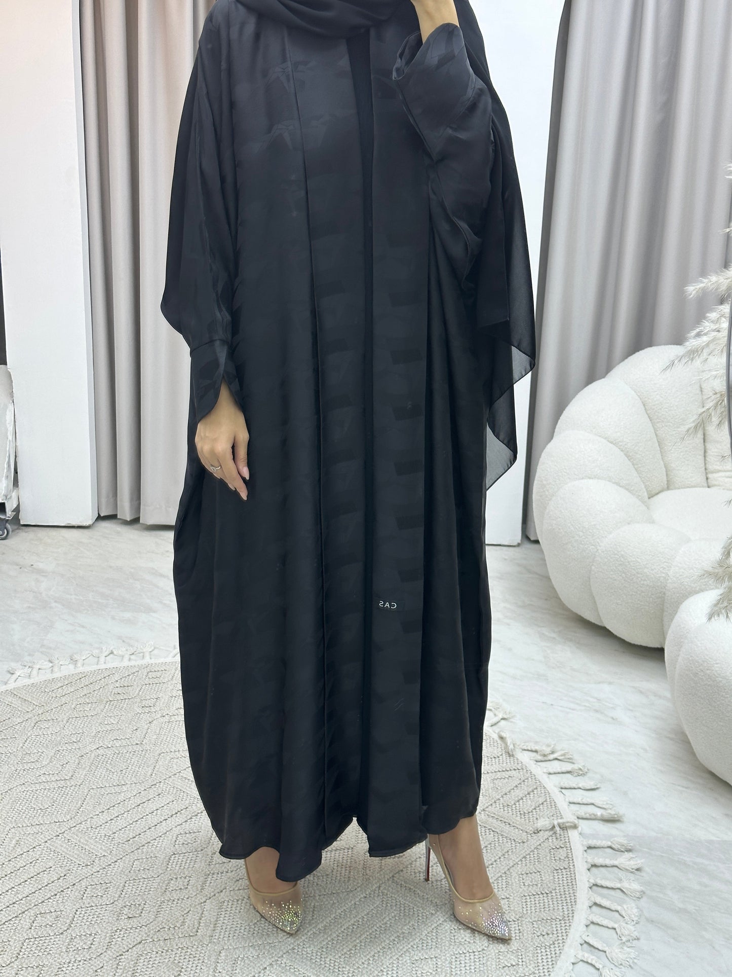 C RTW Triangle Geometric Black Bisht Abaya