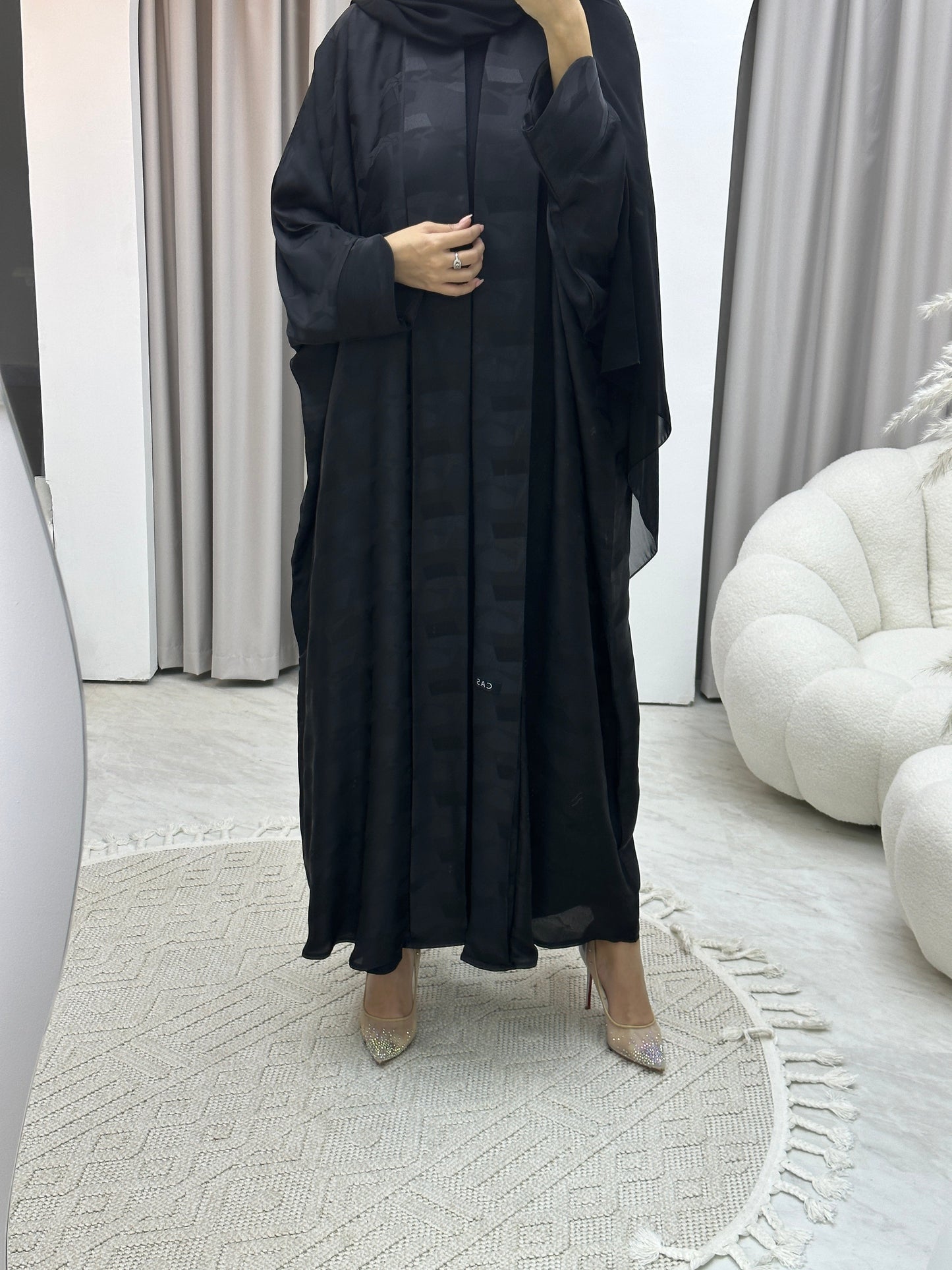 C RTW Triangle Geometric Black Bisht Abaya