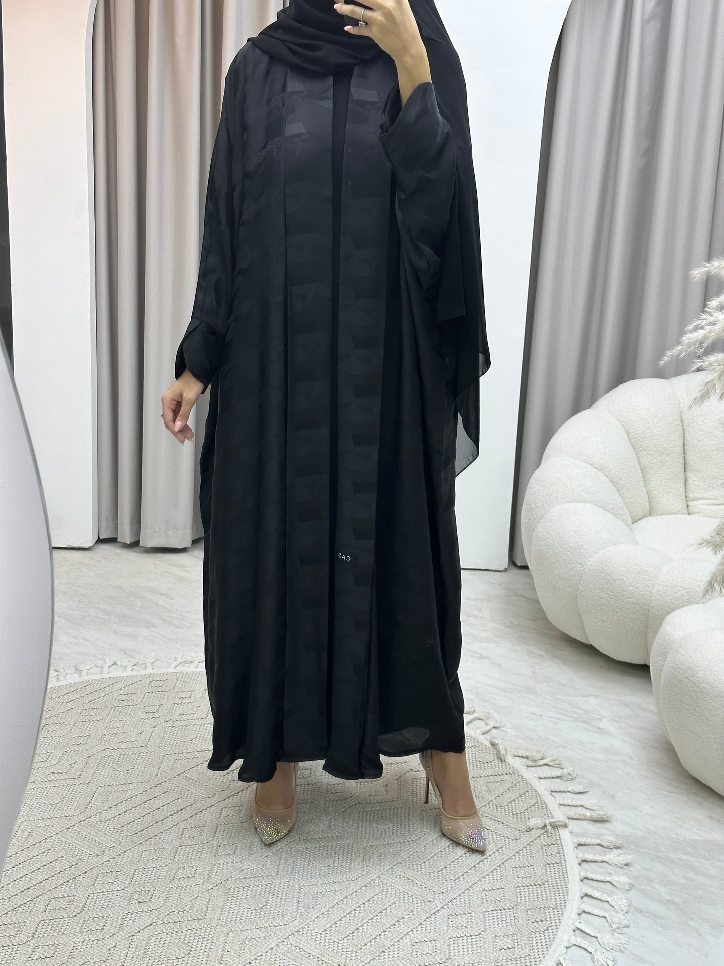 C RTW Triangle Geometric Black Bisht Abaya