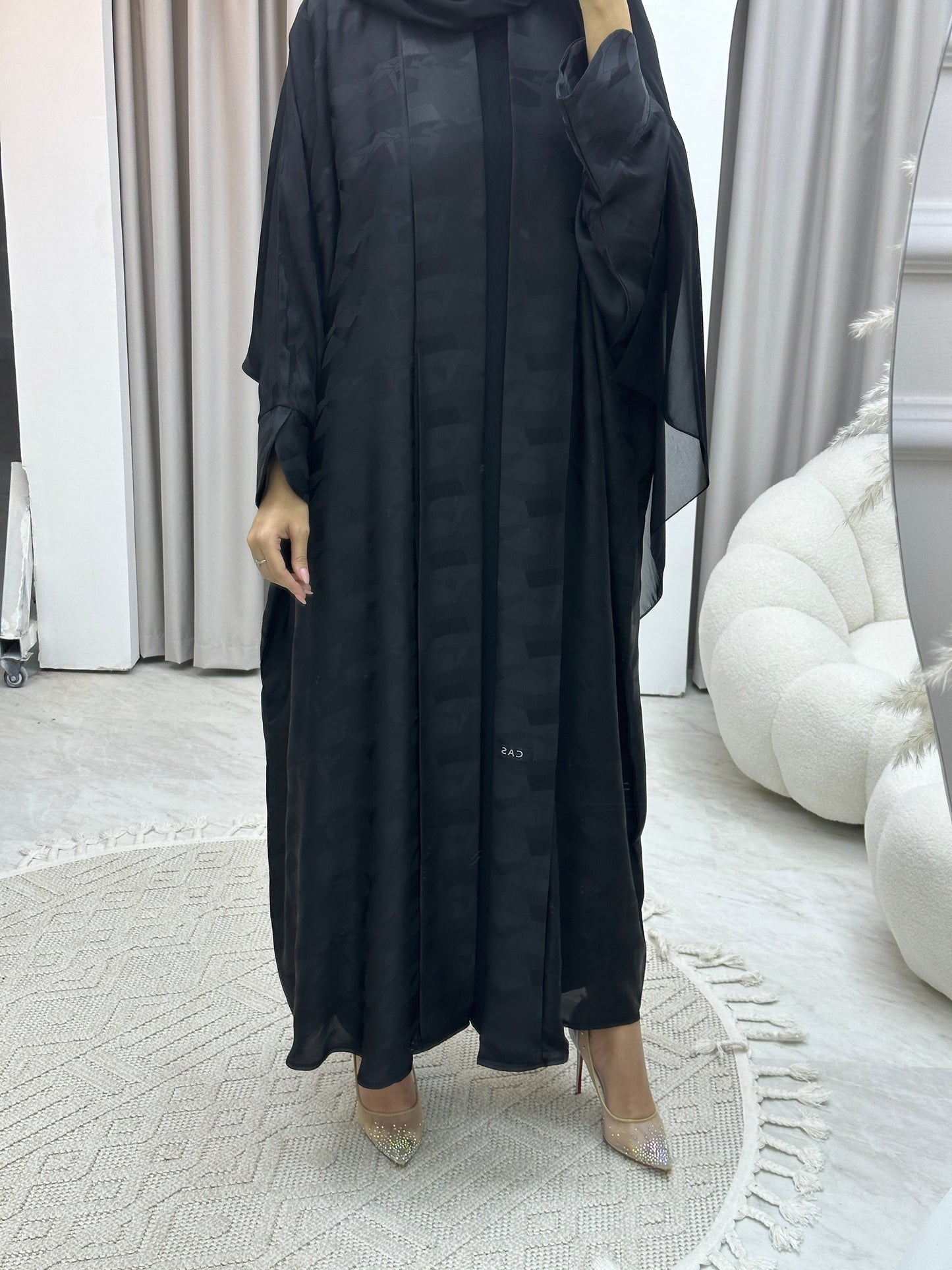 C RTW Triangle Geometric Black Bisht Abaya