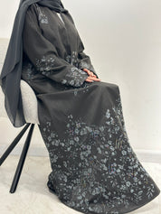 عباية رمادية مزينة بالخرز مزينة بالزهور C 1609