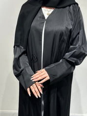 عباية مطبوعة باللون الأسود موديل C 1610