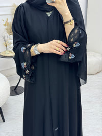عباية مطرزة باللون الأسود رقم C 0995 - XS / 49