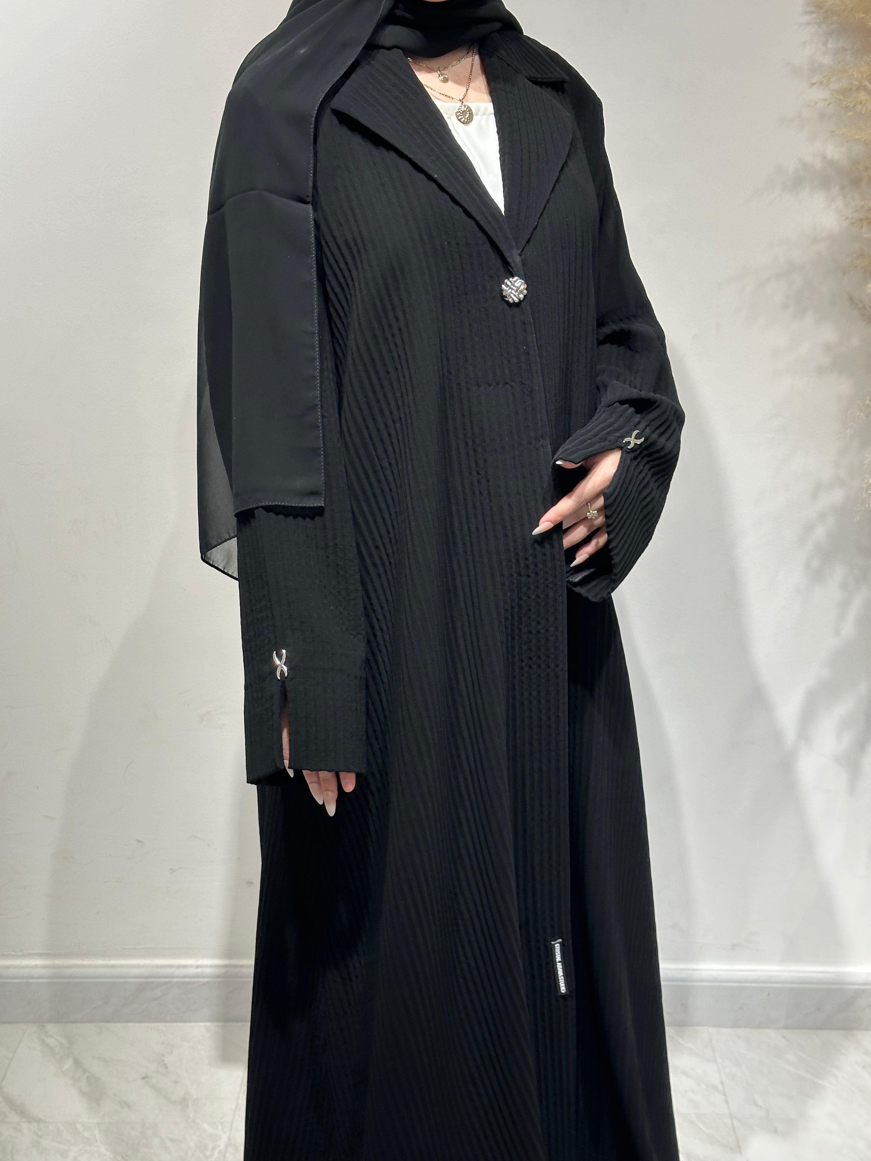 عباءة سوداء من عام 1611