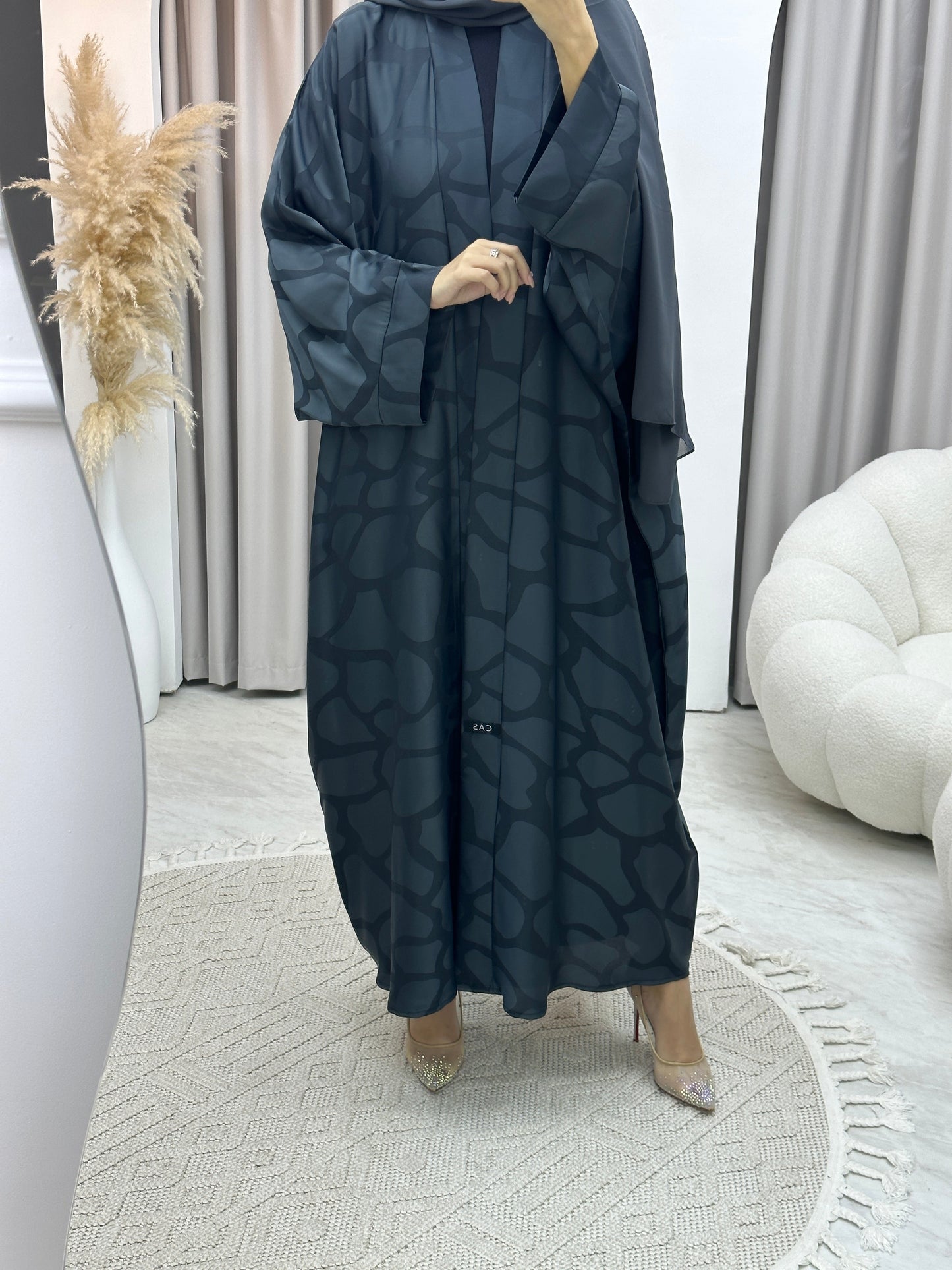 C RTW Marble Geometric Bisht Grey Abaya