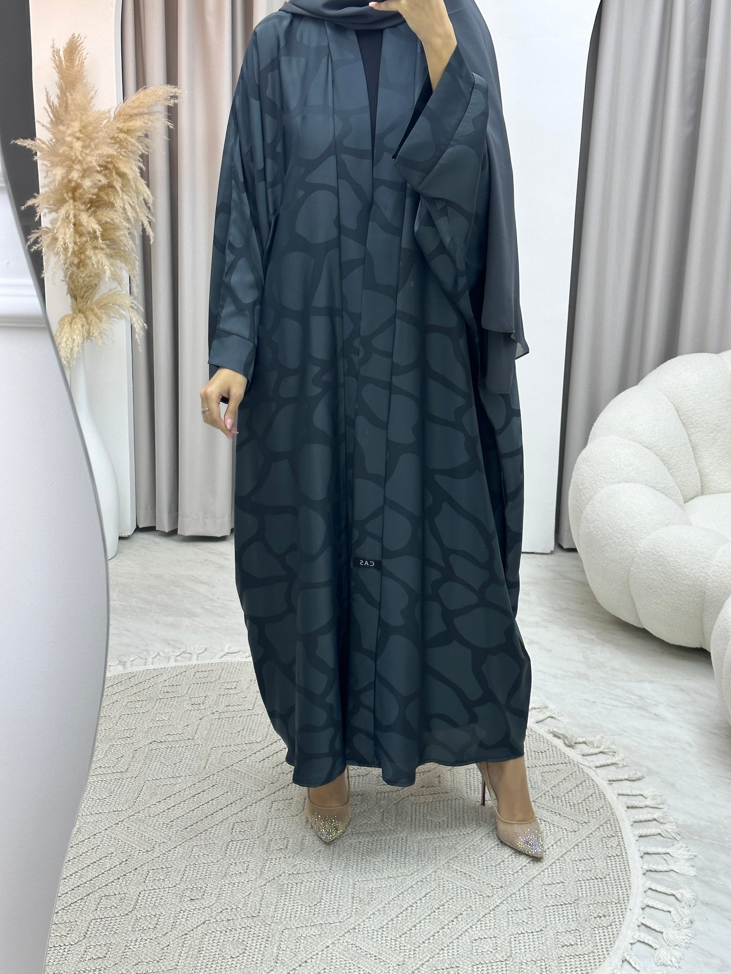 C RTW Marble Geometric Bisht Grey Abaya