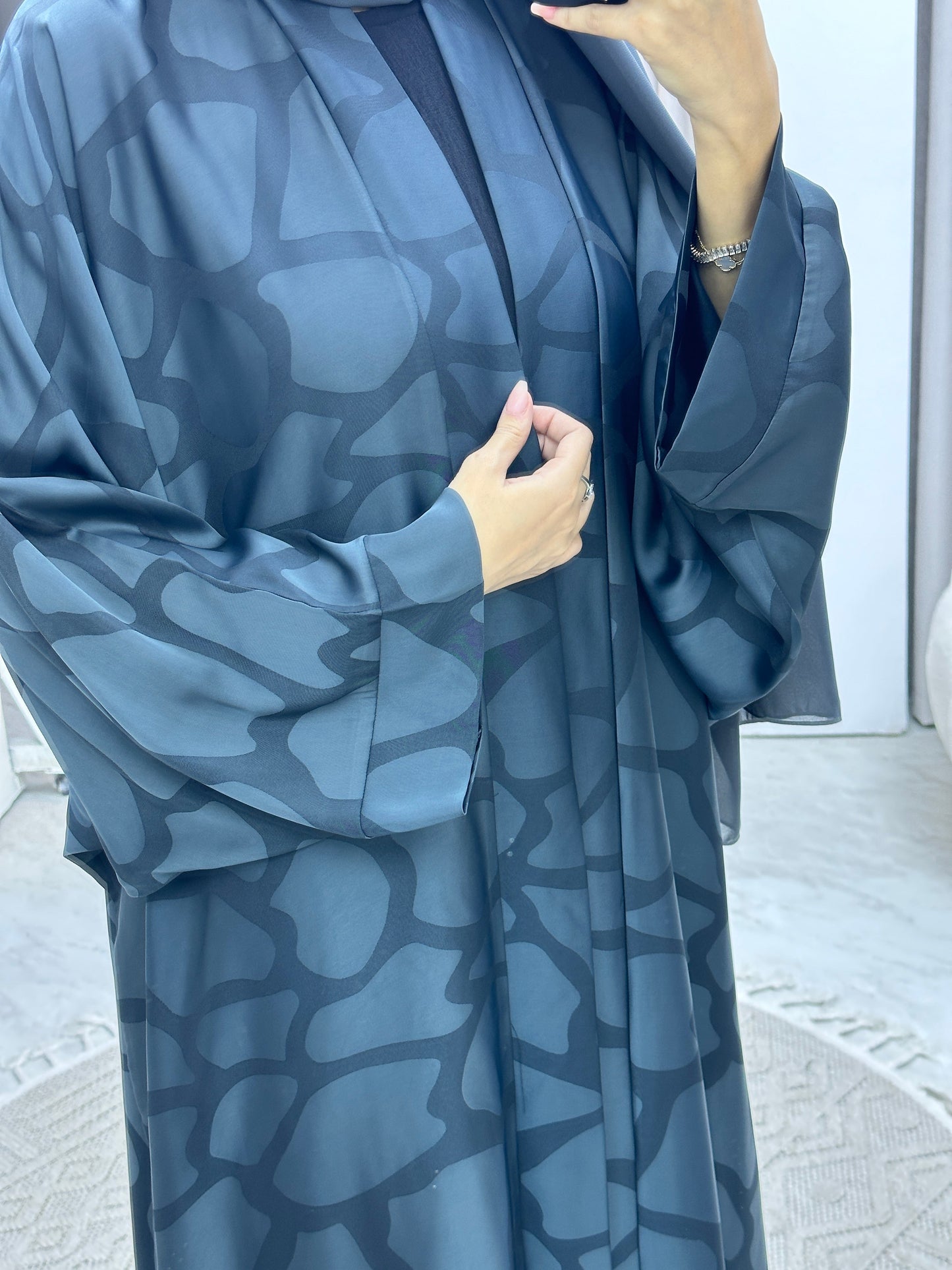 C RTW Marble Geometric Bisht Grey Abaya