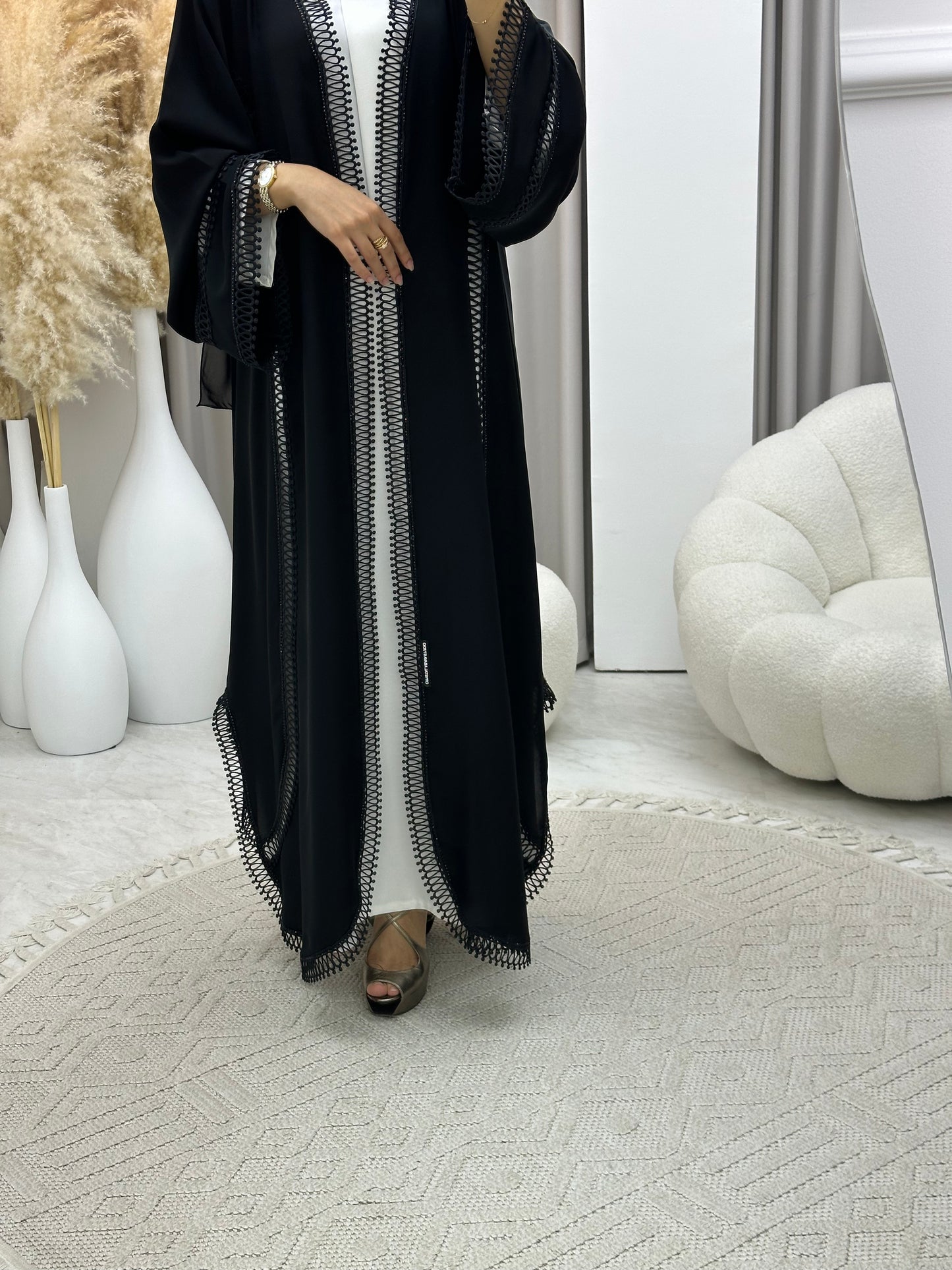 C 0440 Black Classic Lace Abaya