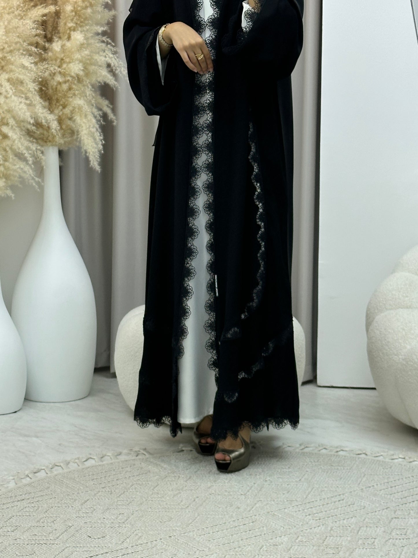 C 0441 Black Classic Lace Abaya