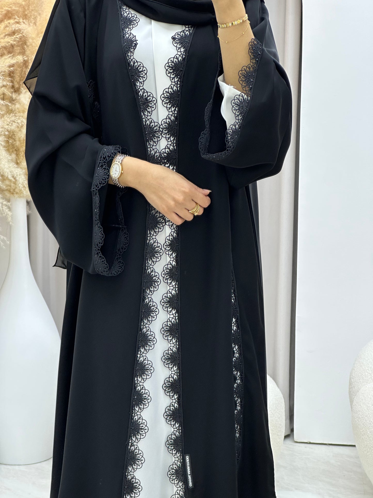 C 0441 Black Classic Lace Abaya