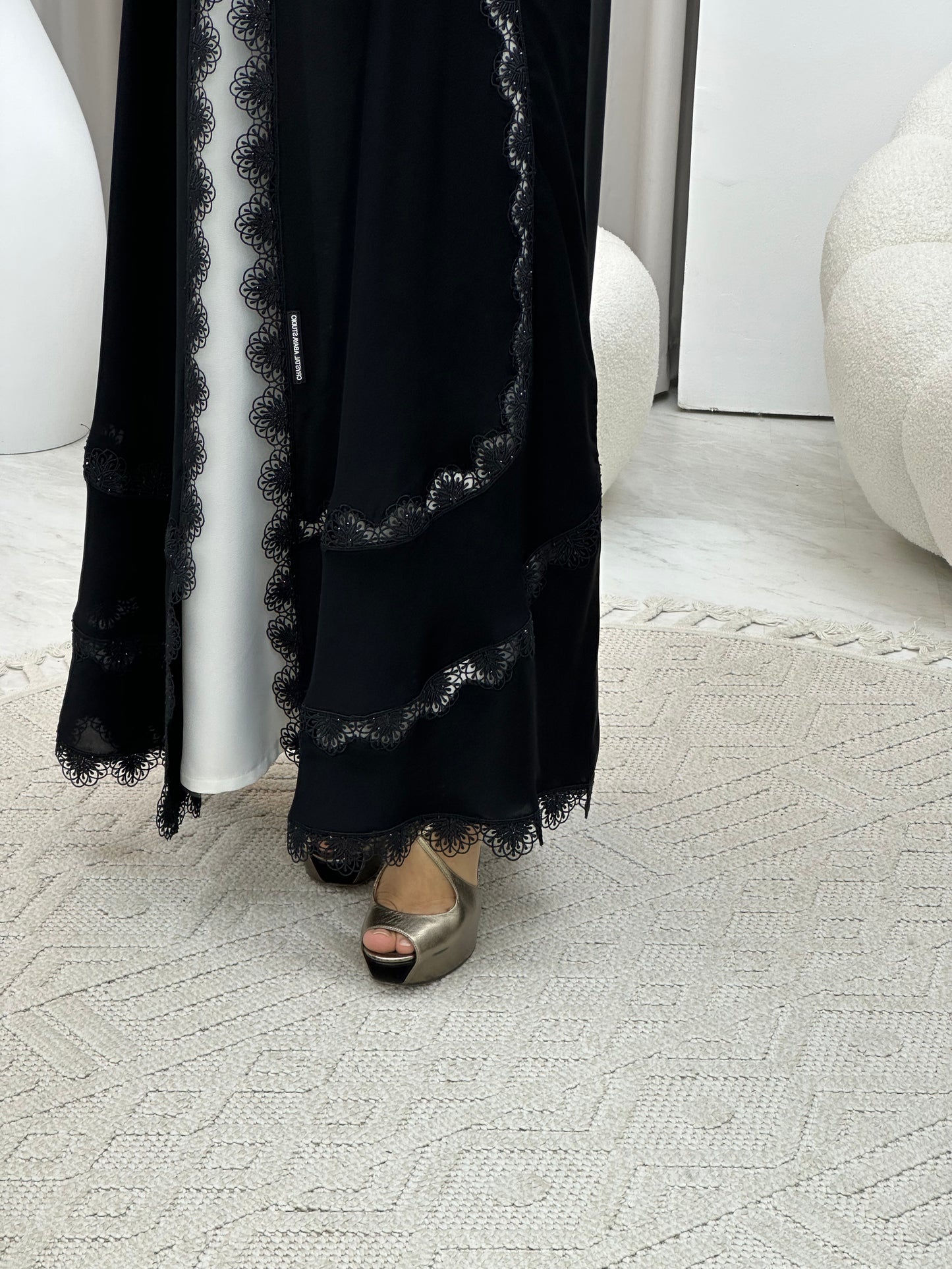 C 0441 Black Classic Lace Abaya