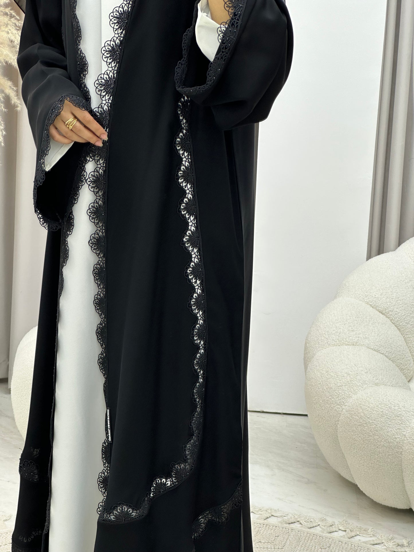 C 0441 Black Classic Lace Abaya