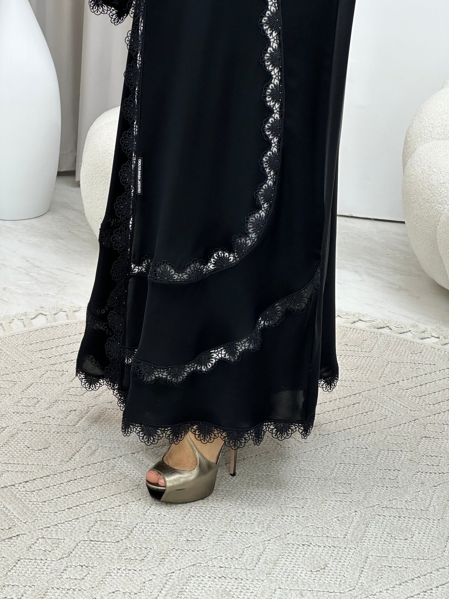 C 0441 Black Classic Lace Abaya