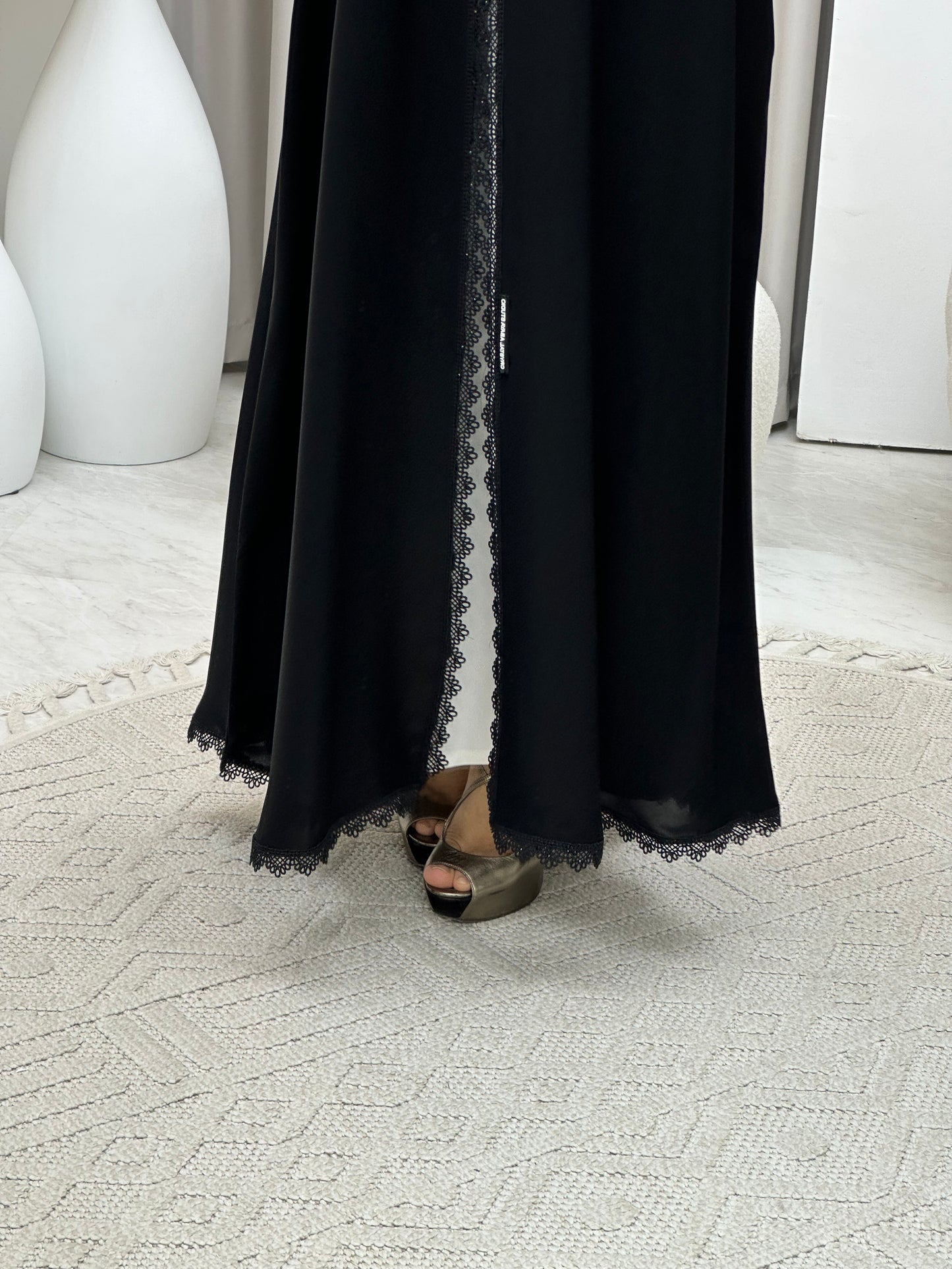 C 0442 Black Classic Lace Abaya