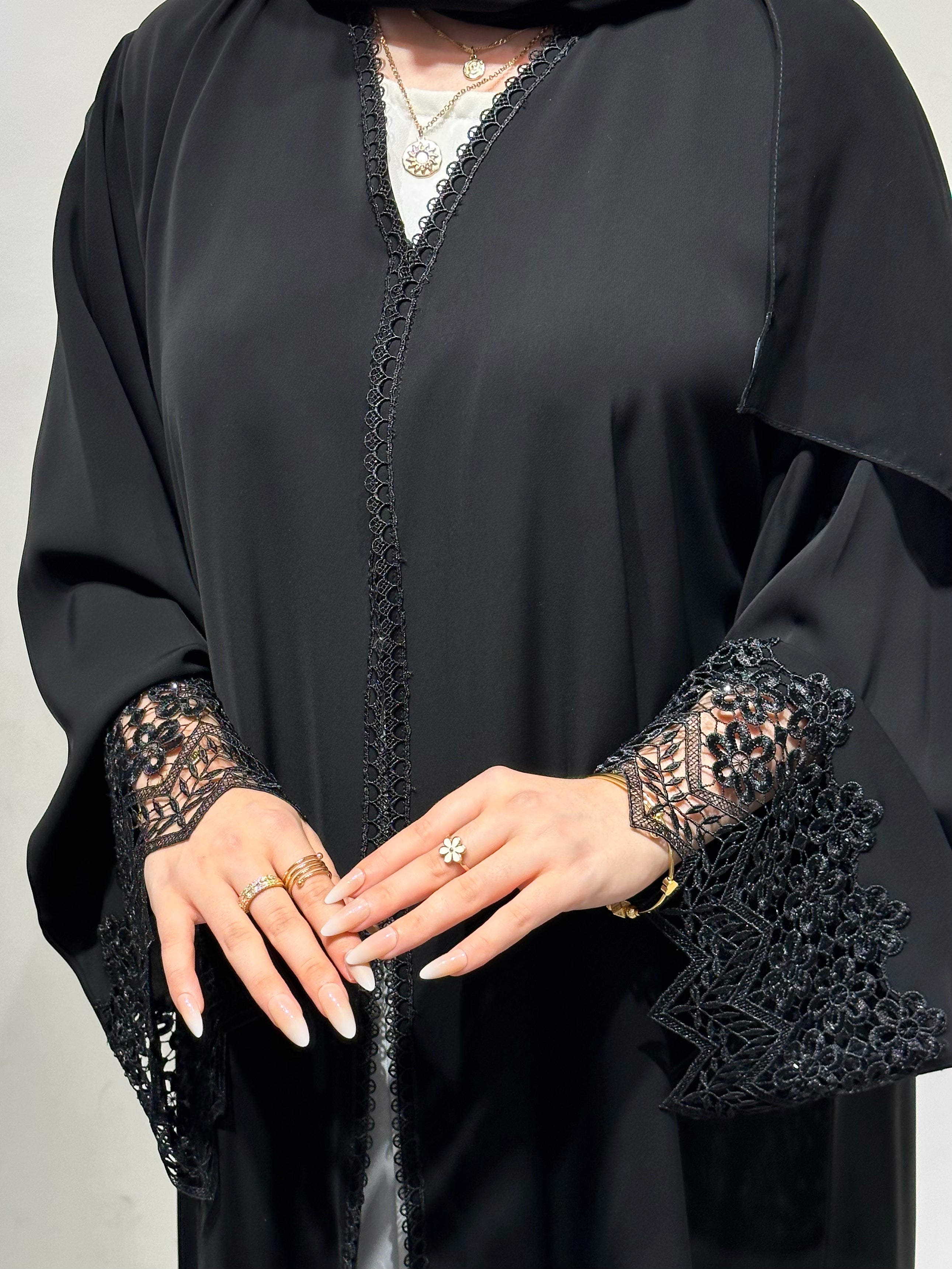 عباية سوداء من الدانتيل والكريستال C 1615