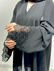 عباية سوداء من الدانتيل والكريستال C 1615