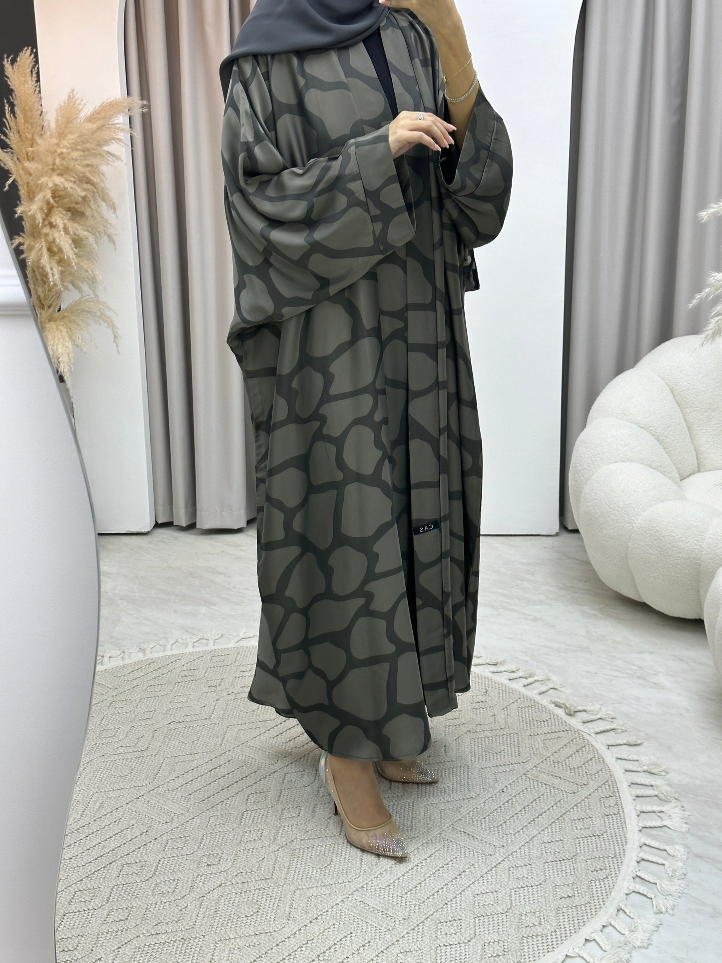 C Marble Geometric Bisht Beige Abaya