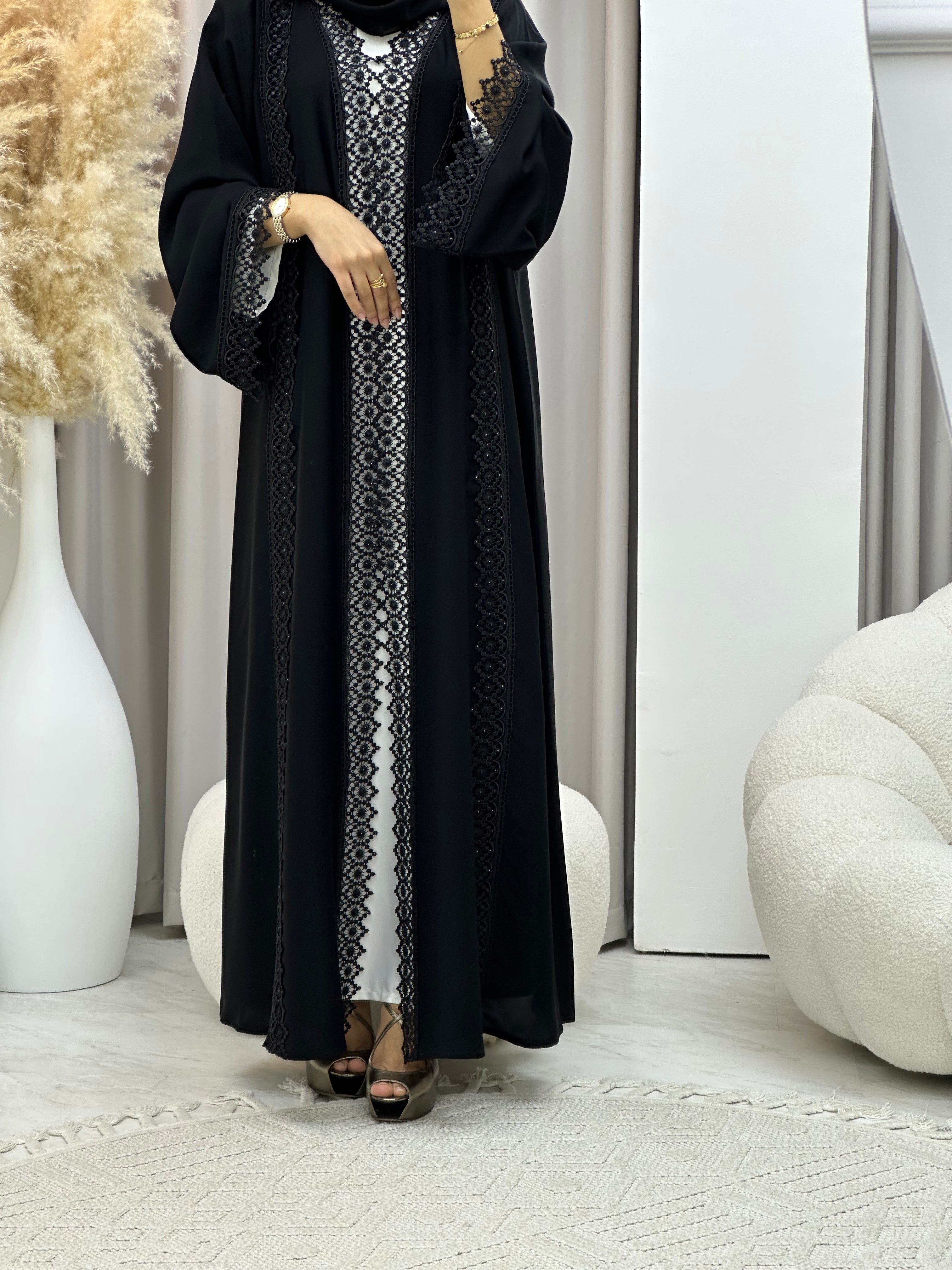 C RTW 0444 Black Classic Lace Abaya
