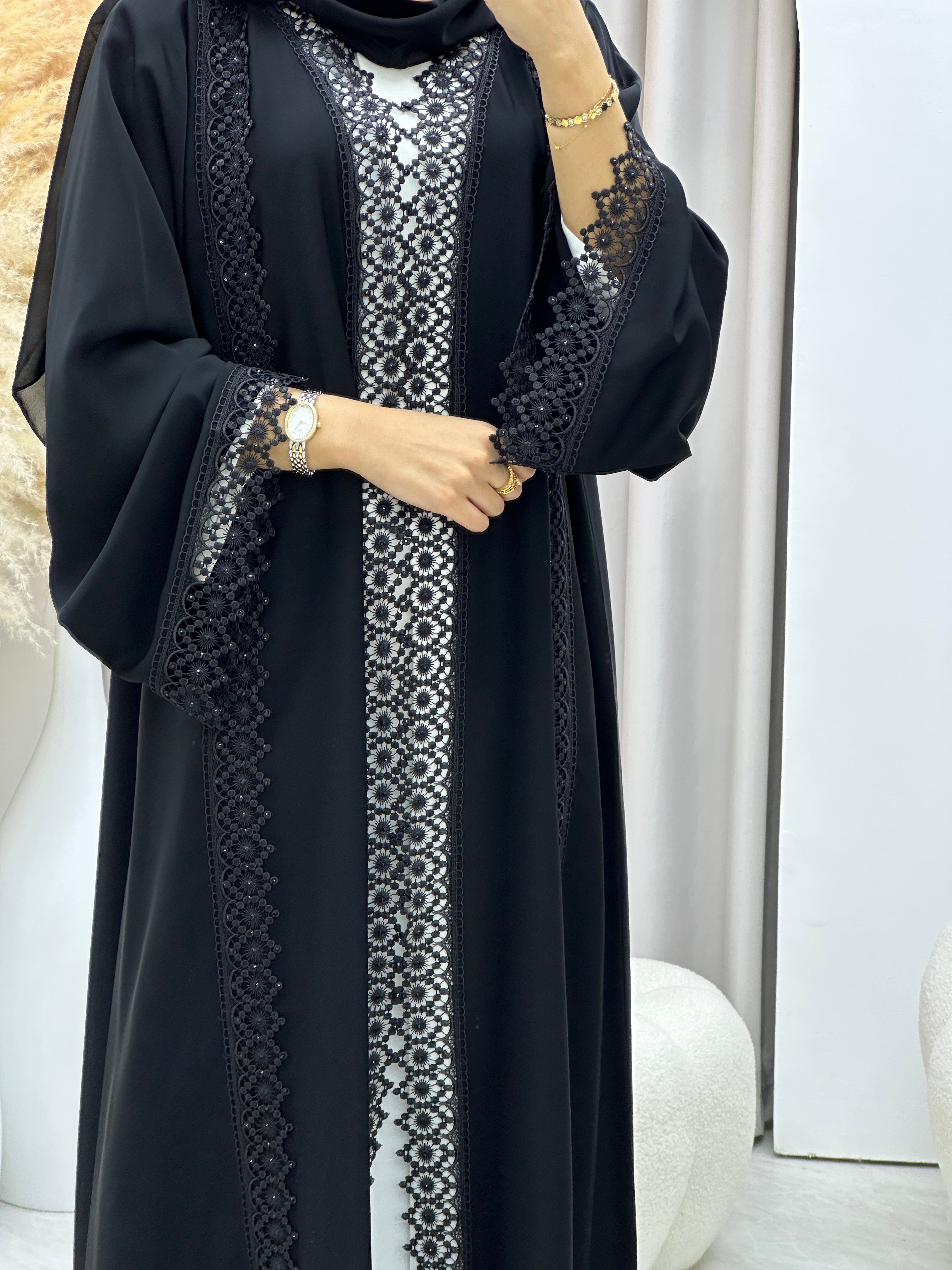 C RTW 0444 Black Classic Lace Abaya