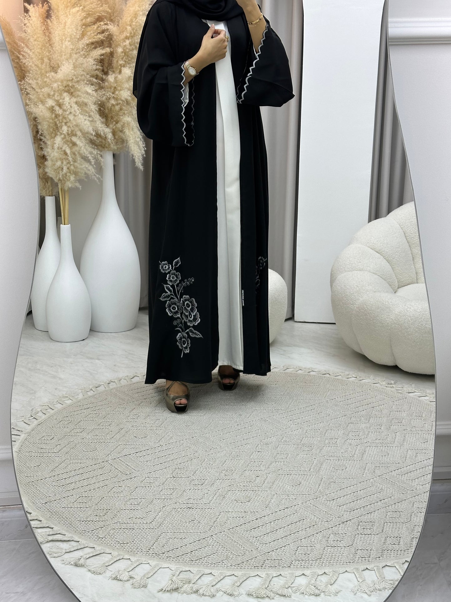 C 0445 Black Classic Lace Abaya