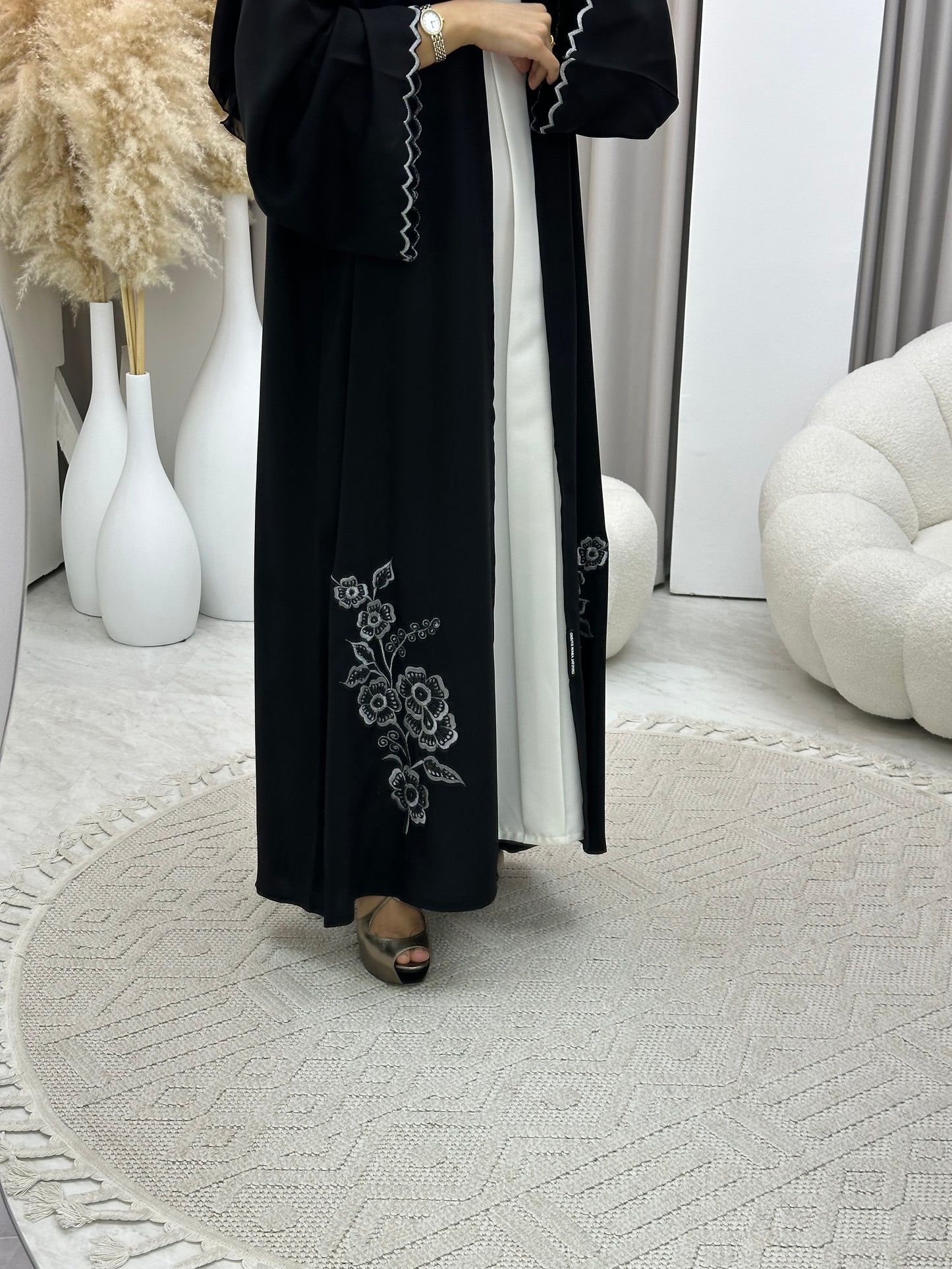 C 0445 Black Classic Lace Abaya