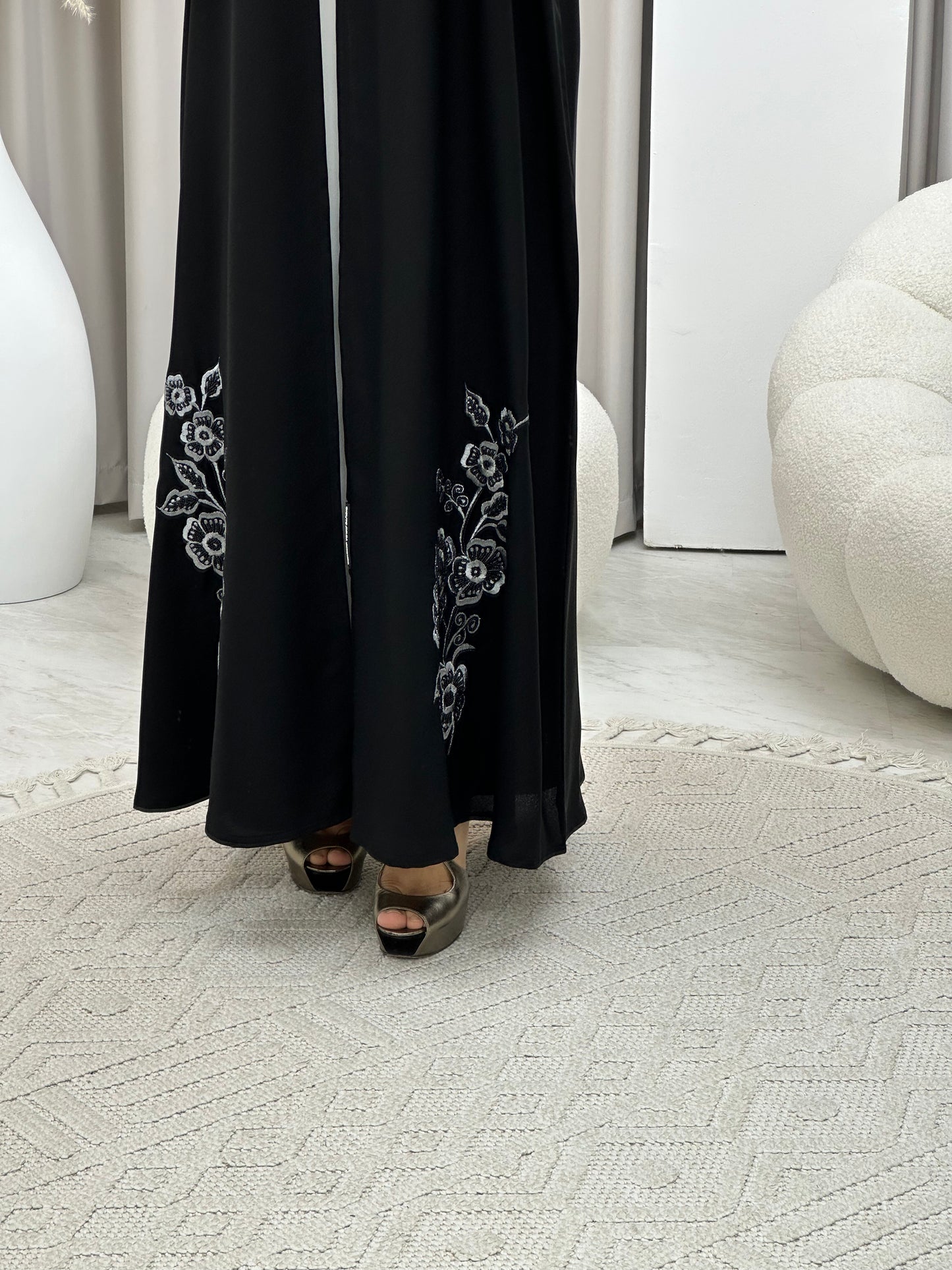 C 0445 Black Classic Lace Abaya