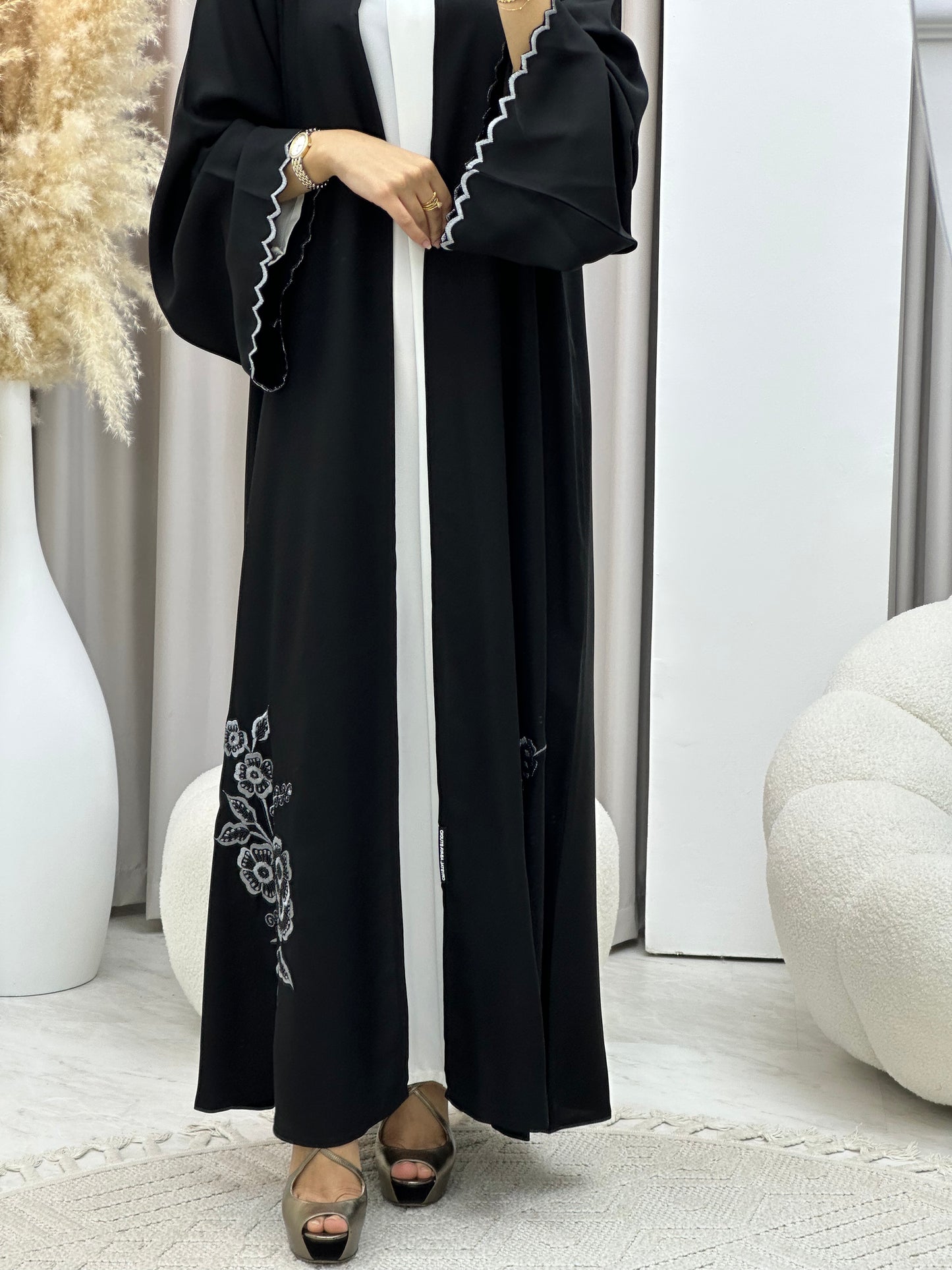 C 0445 Black Classic Lace Abaya