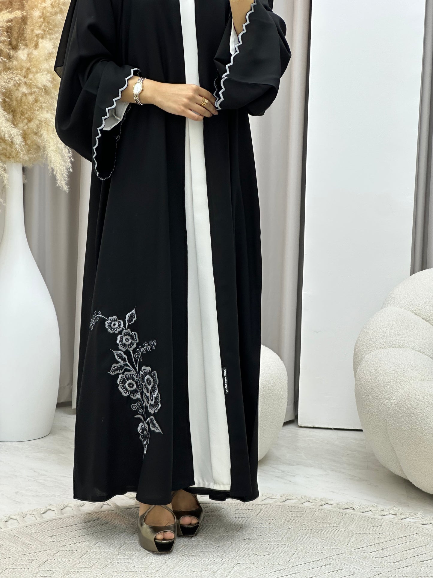 C 0445 Black Classic Lace Abaya