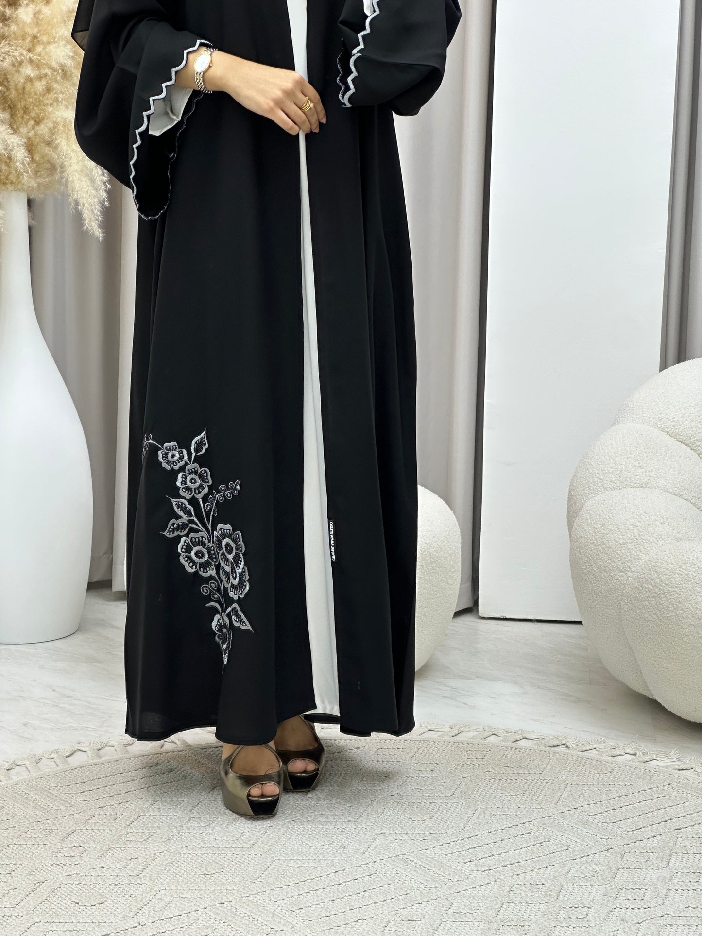 C 0445 Black Classic Lace Abaya