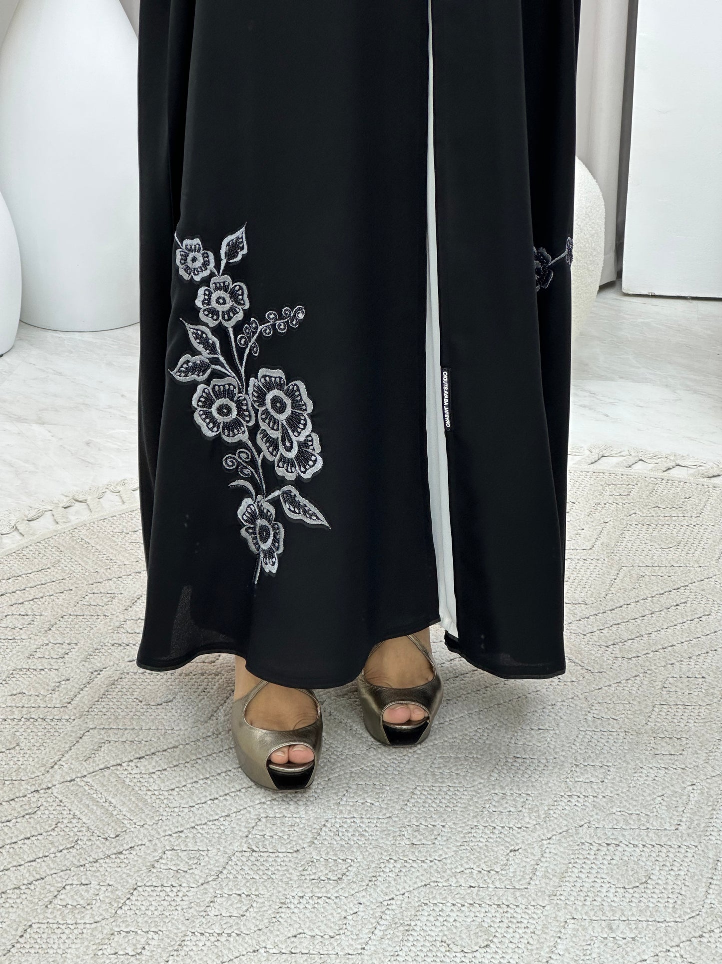 C 0445 Black Classic Lace Abaya