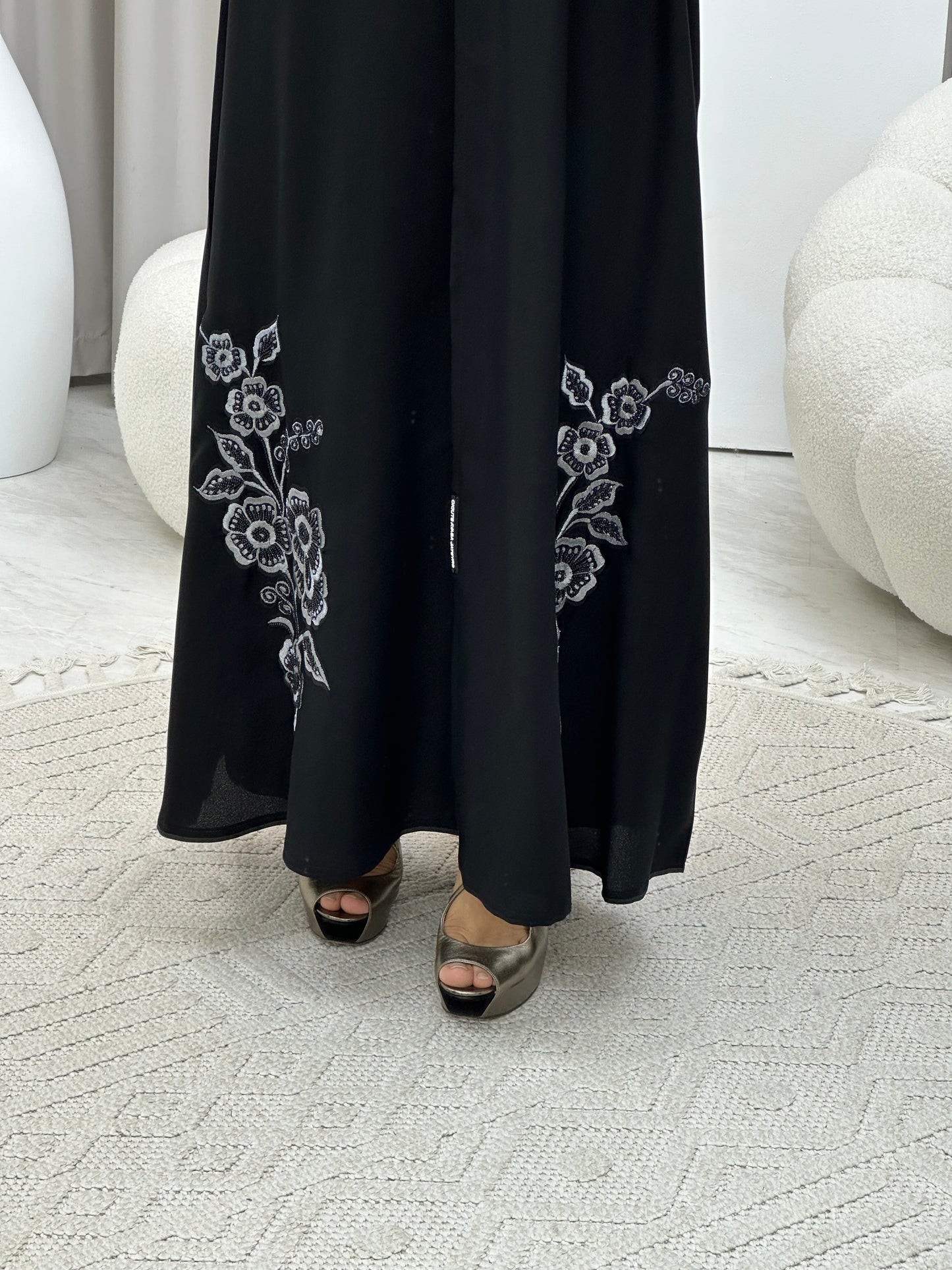 C 0445 Black Classic Lace Abaya