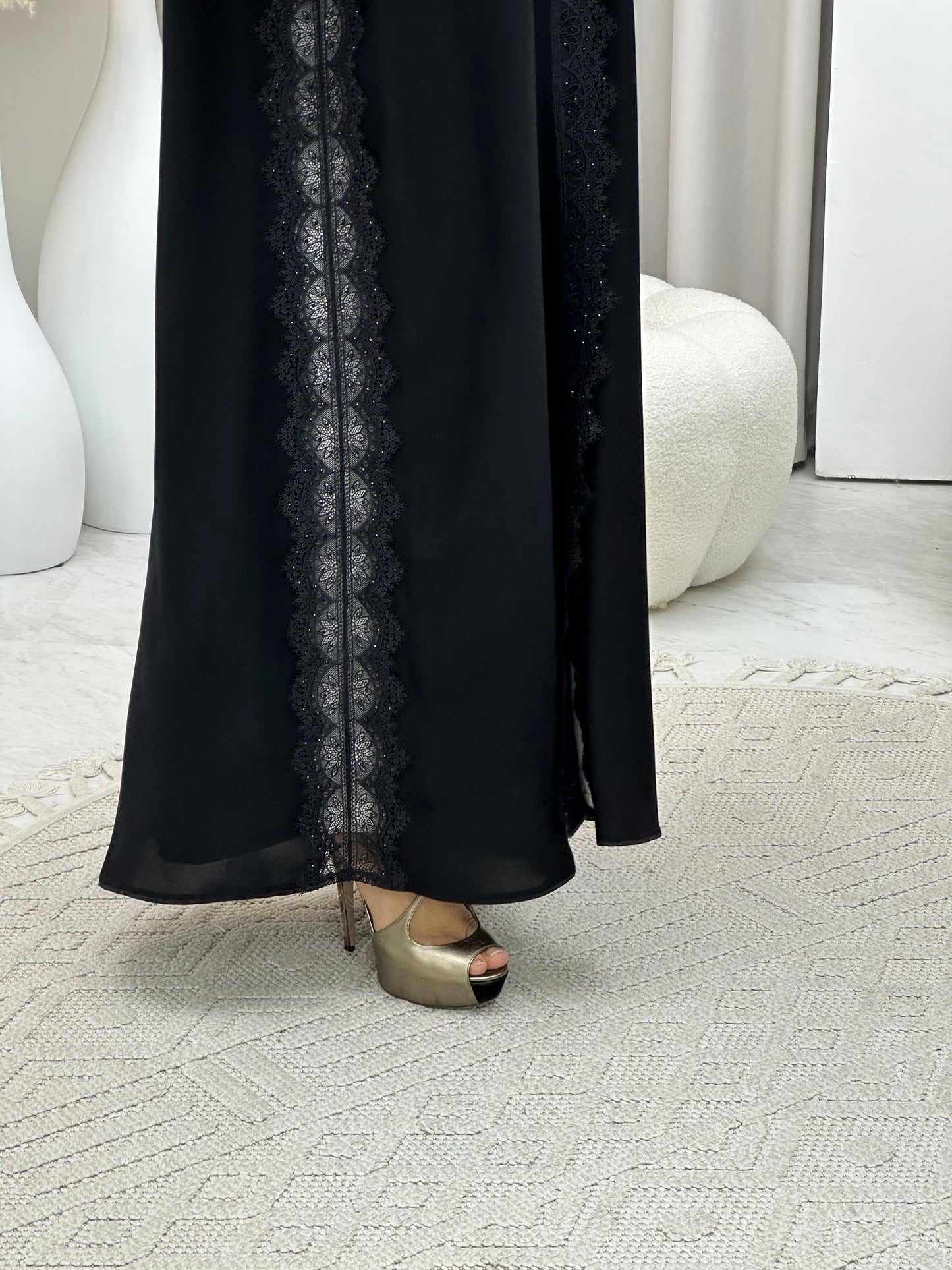 C 0446 Black Classic Lace Abaya