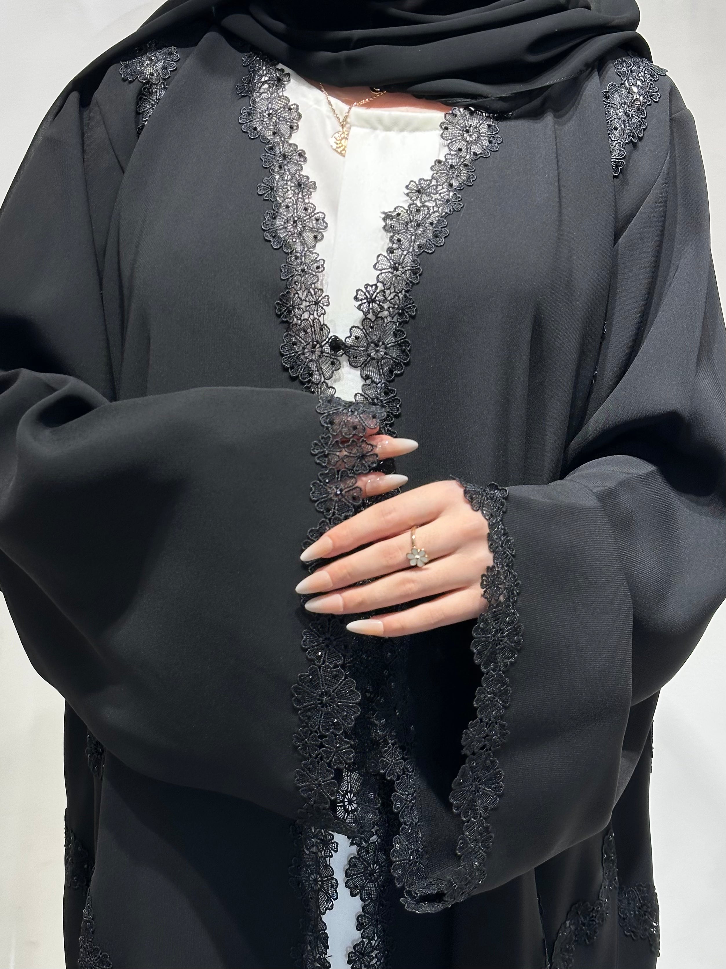 عباية سوداء من الدانتيل والكريستال C 1618