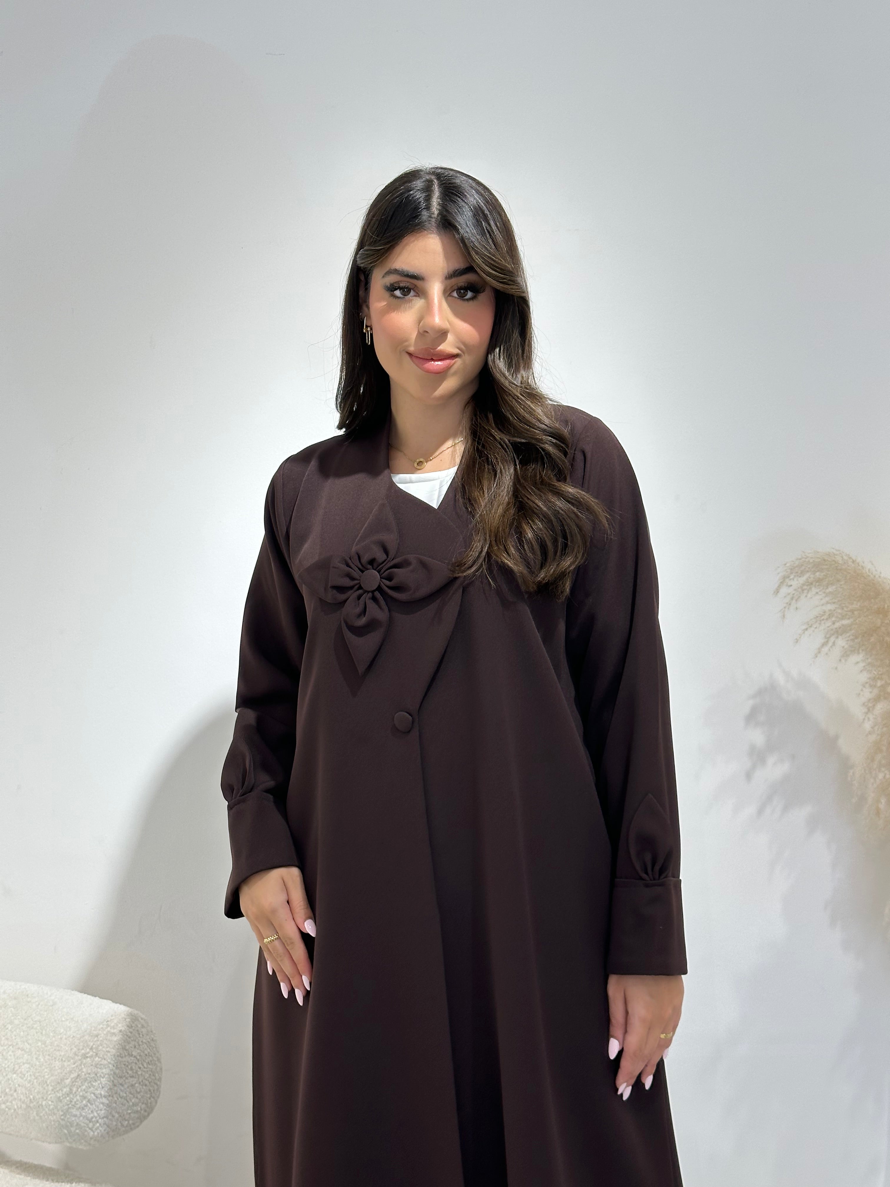 عباية مطبوعة بنقشة زنبق أسود C 1254