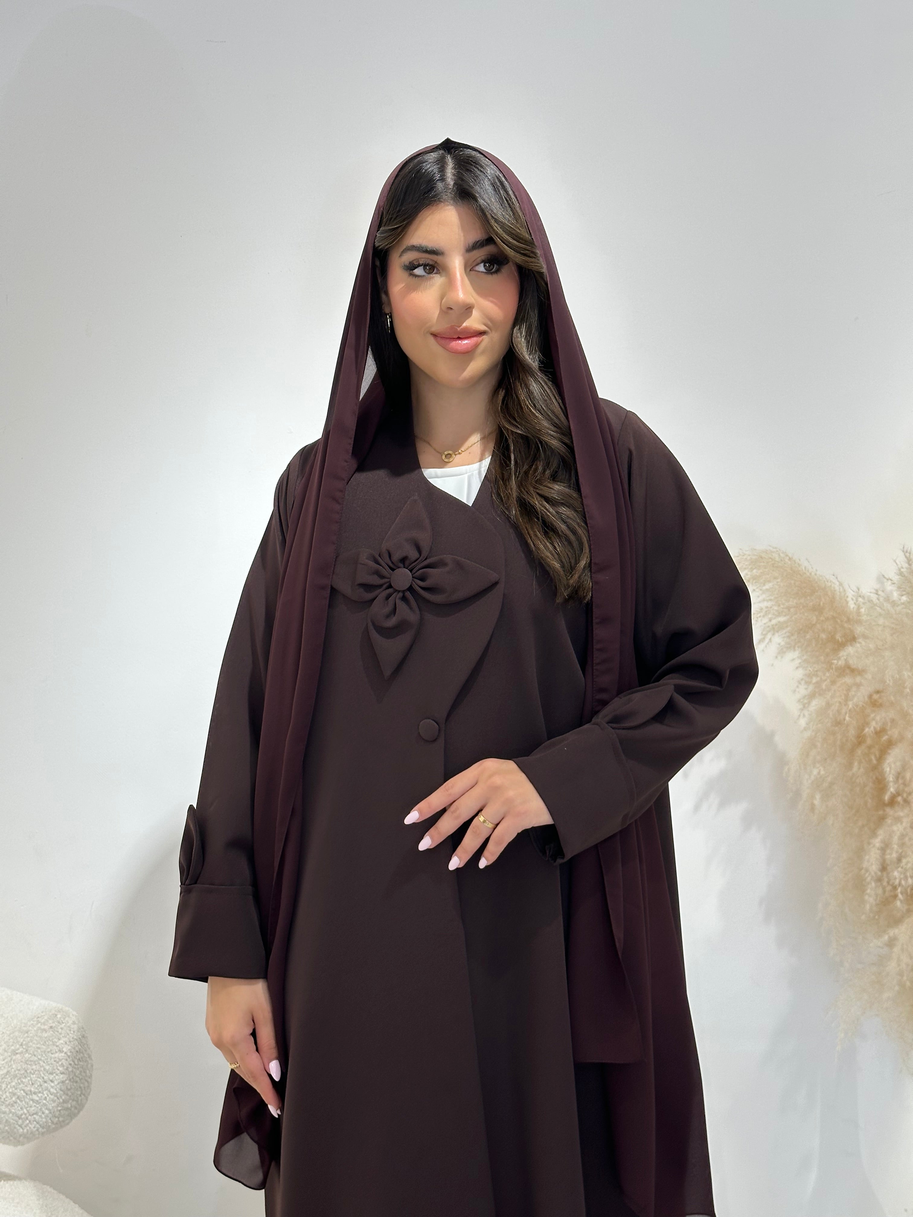 عباية مطبوعة بنقشة زنبق أسود C 1254