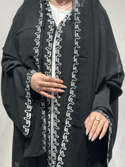 عباية مطرزة باللون الأسود موديل C 1622