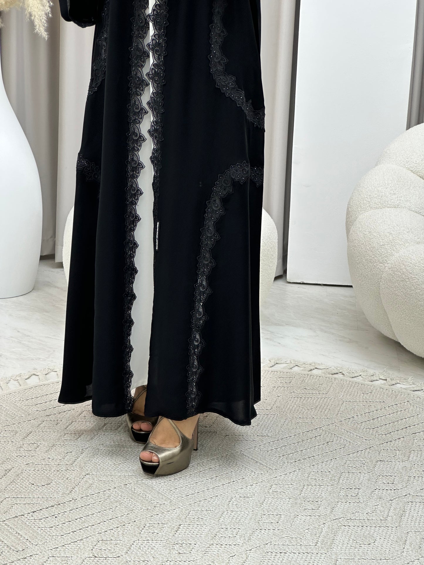 C 0449 Black Classic Lace Abaya