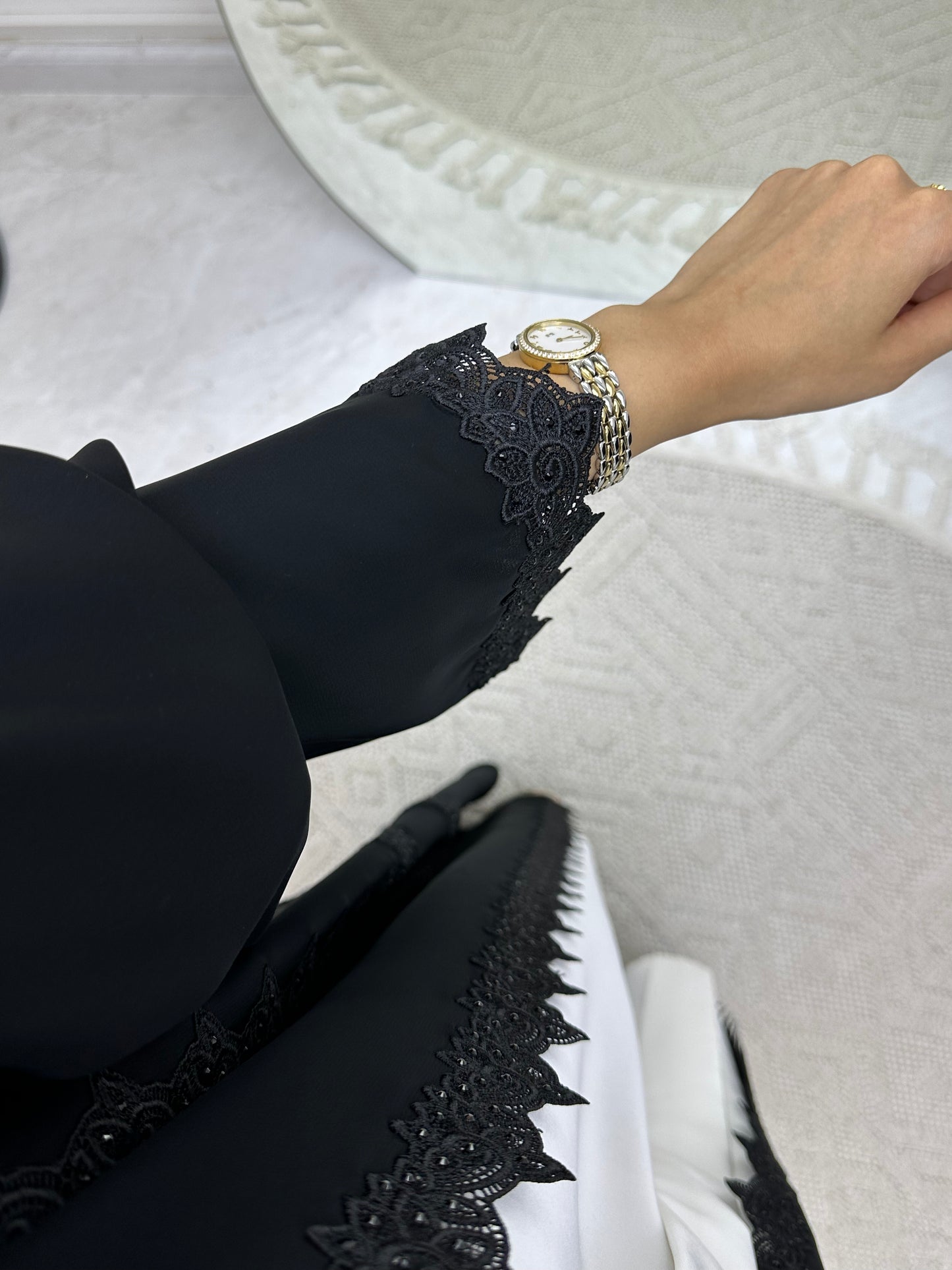 C 0449 Black Classic Lace Abaya