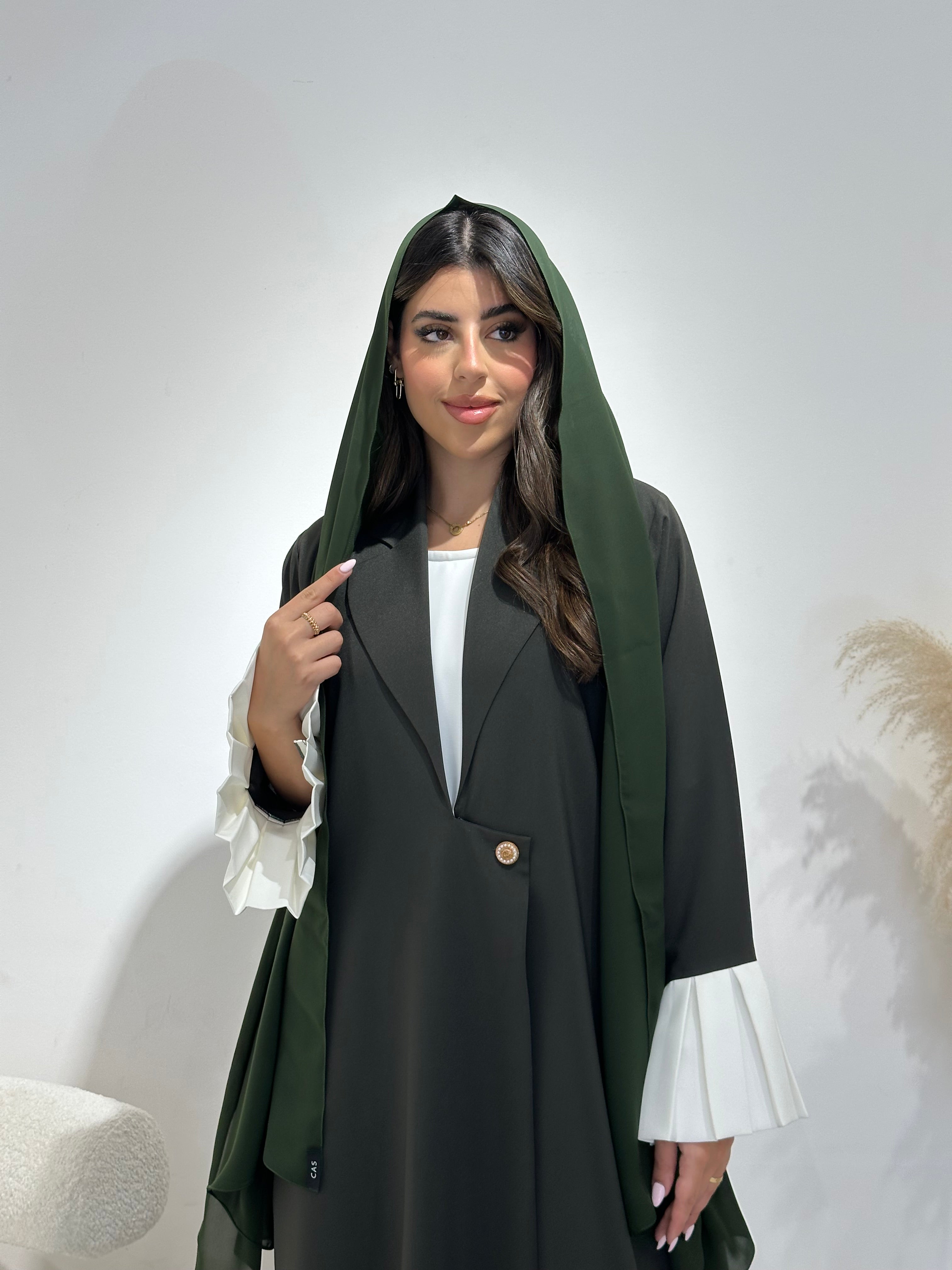 عباية مطبوعة بنقشة زنبق أسود C 1254