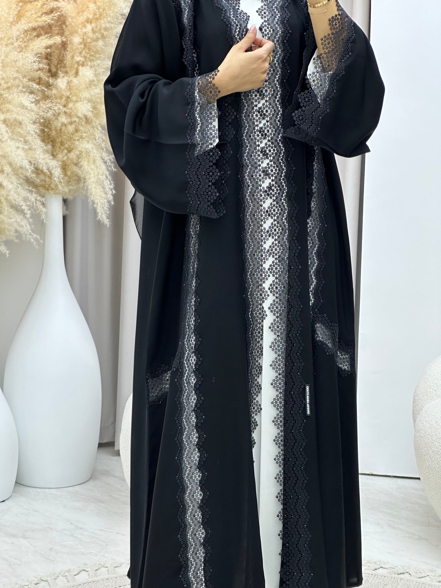 C 0450 Black Classic Lace Abaya