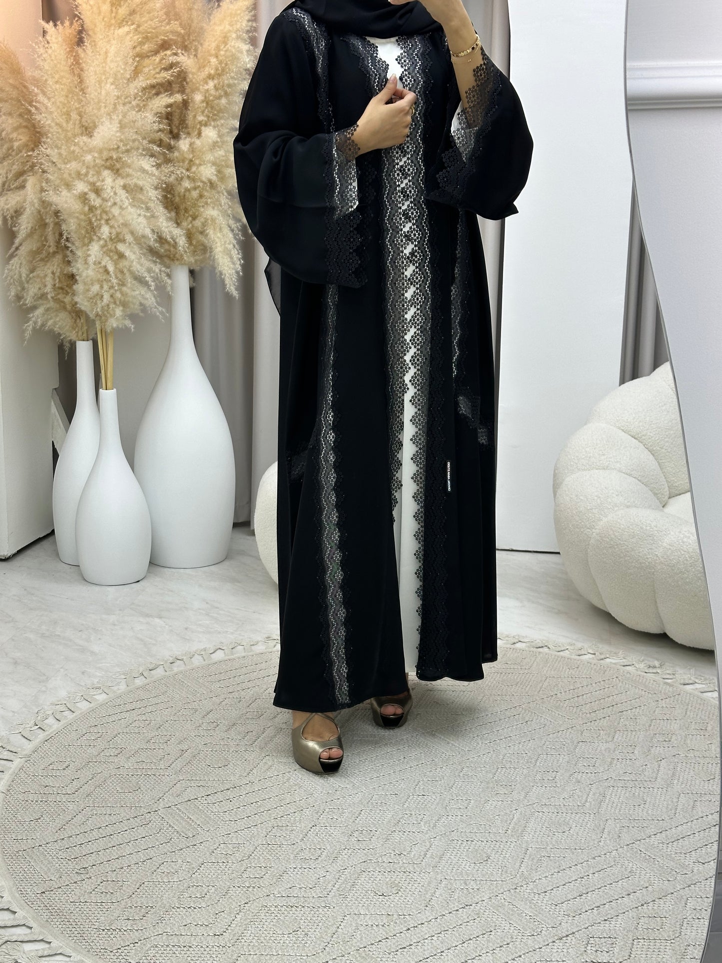 C 0450 Black Classic Lace Abaya