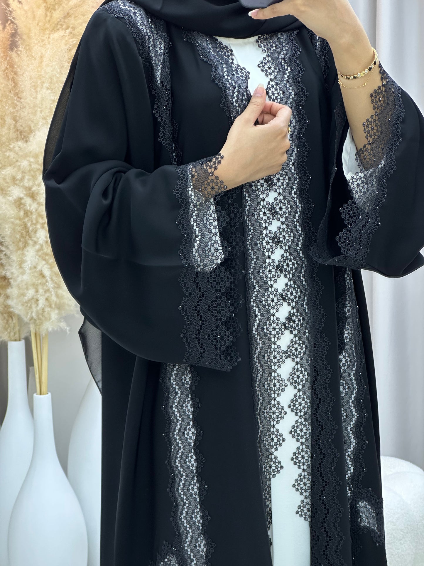 C 0450 Black Classic Lace Abaya